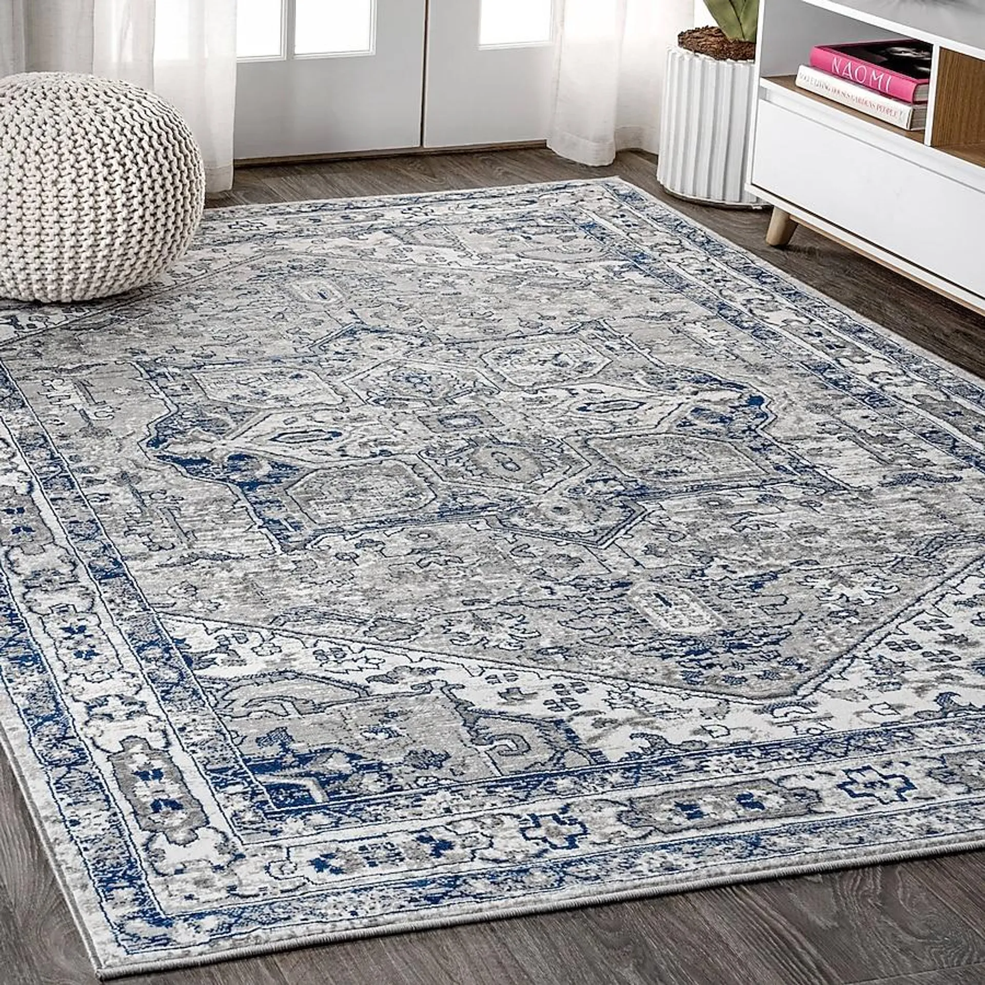 JONATHAN Y MODERN PERSIAN Vintage Medallion 5 x 8 (ft) Loomed Polypropylene Light Grey/Navy Rectangular Indoor Medallion Persian Area rug