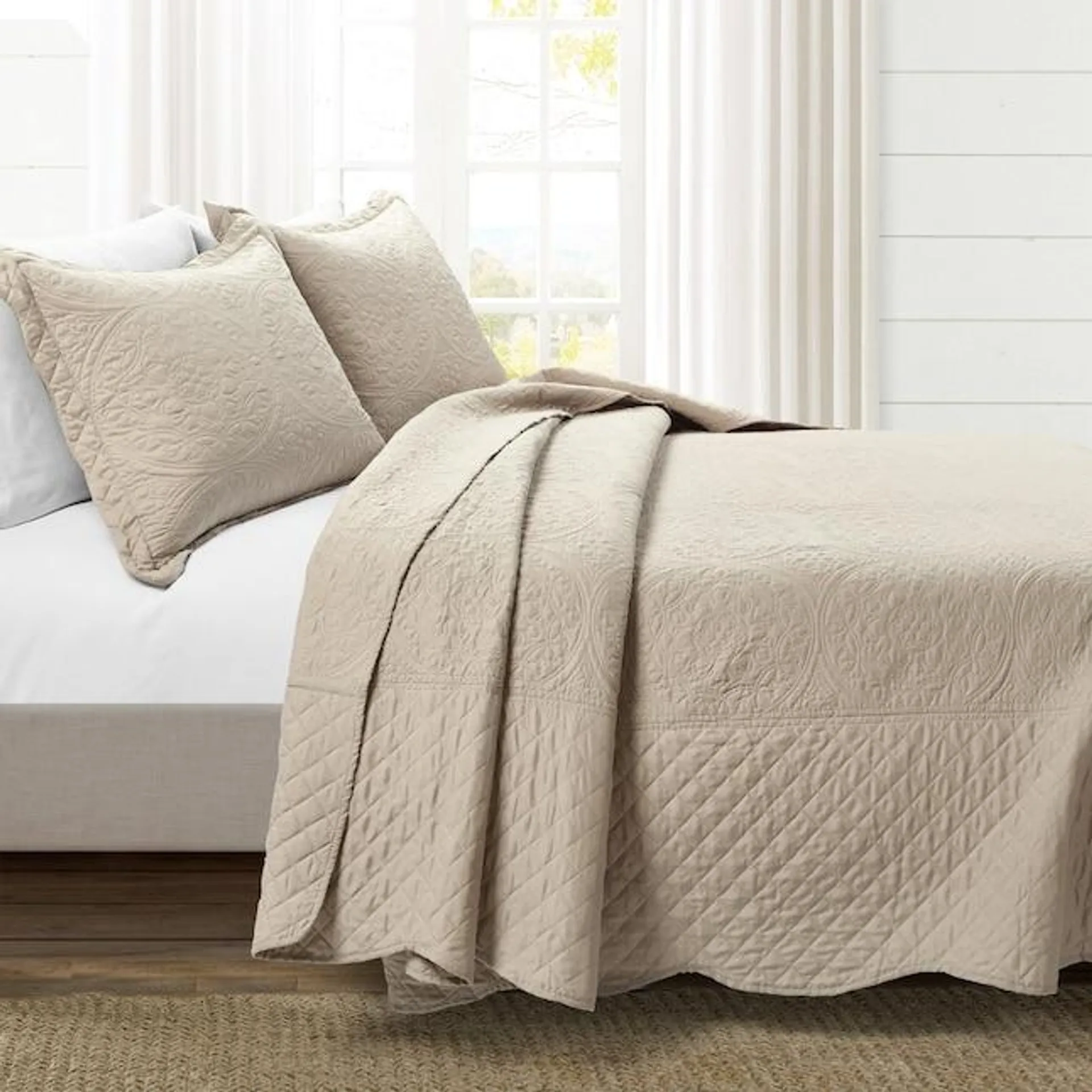 Lush Decor Neutral Medallion Queen Bedspread