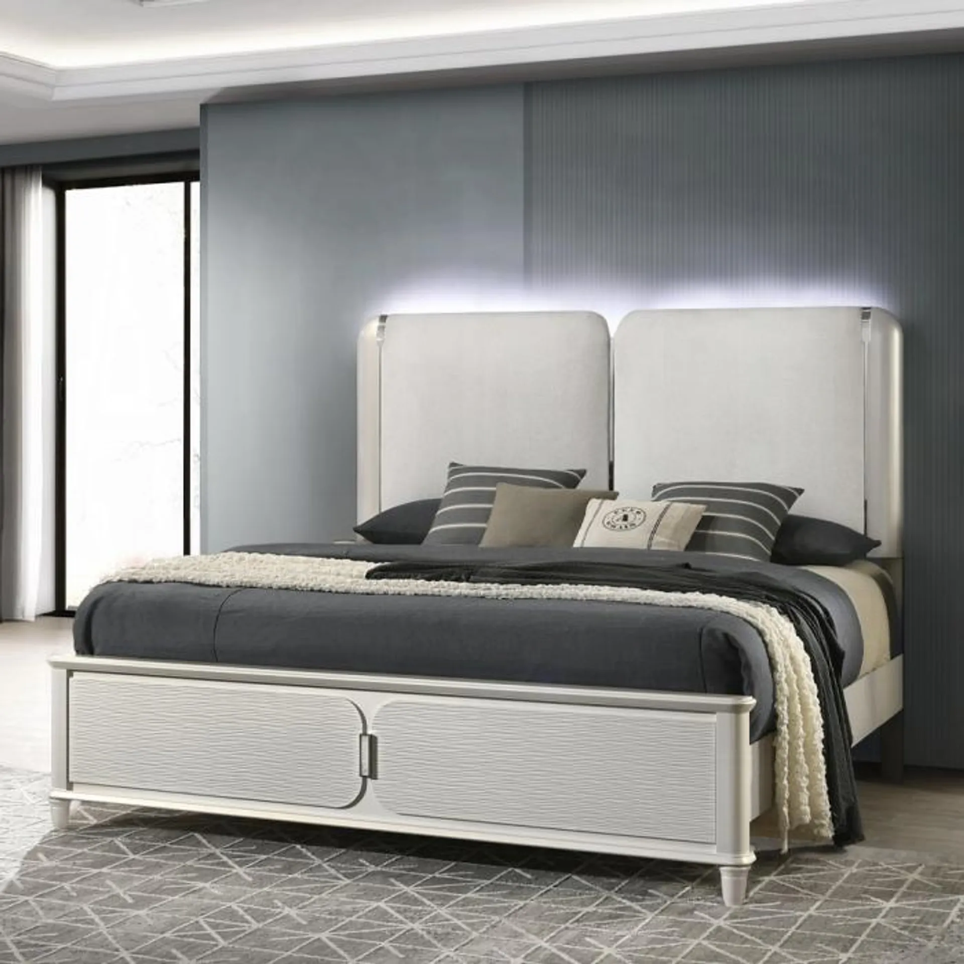 Laveda Queen Bed w/LED