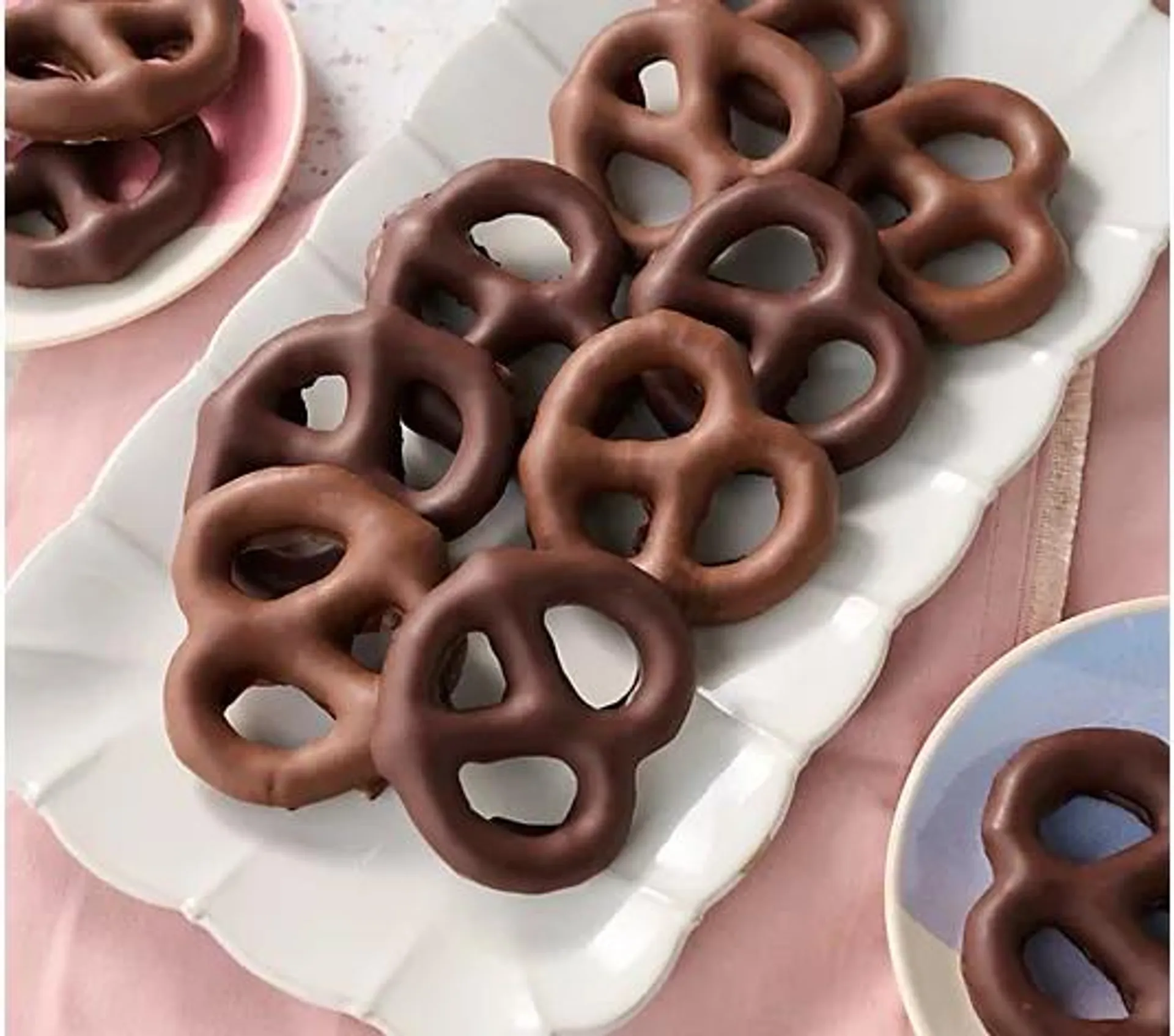 Landies Candies 12pc Sugar Free Chocolate Covered Pretzels