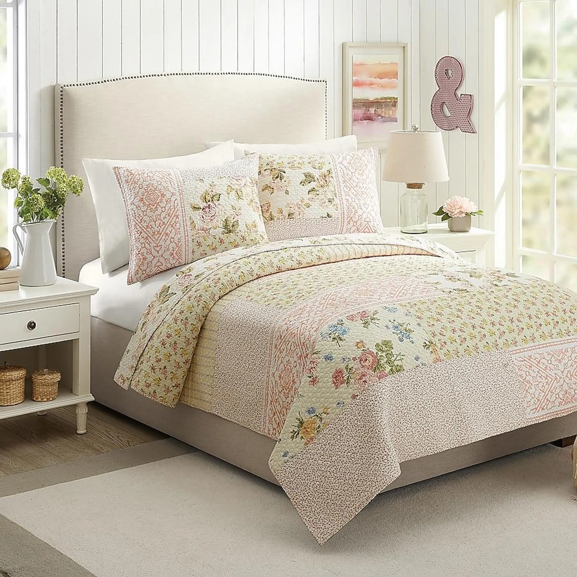 Mary Jane's Home Sweet Blooms Pink Floral Reversible King Quilt Cotton with (Cotton Fill)