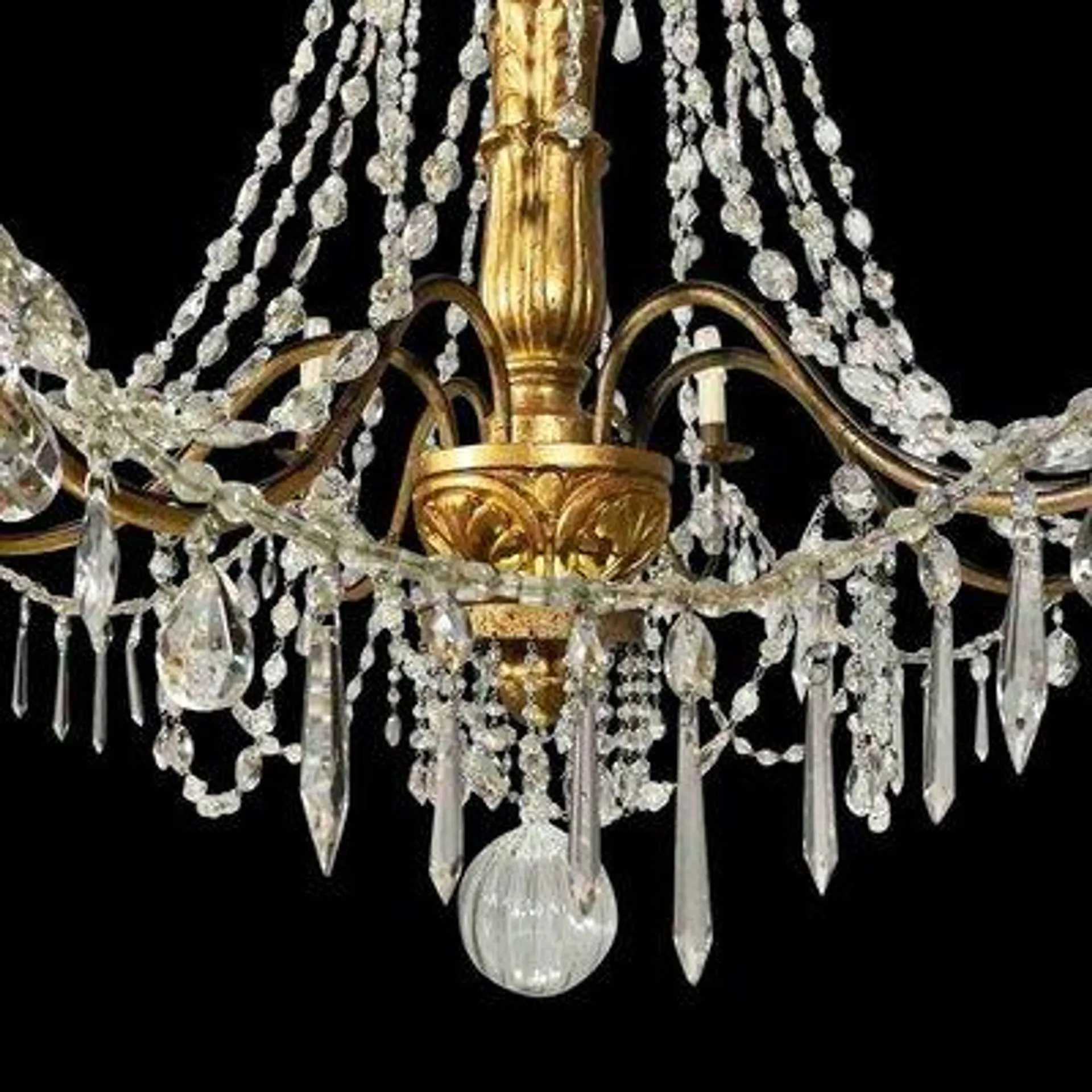 Louis XVI Genoese Chandelier in Carved and Gilded Wood, 1700s