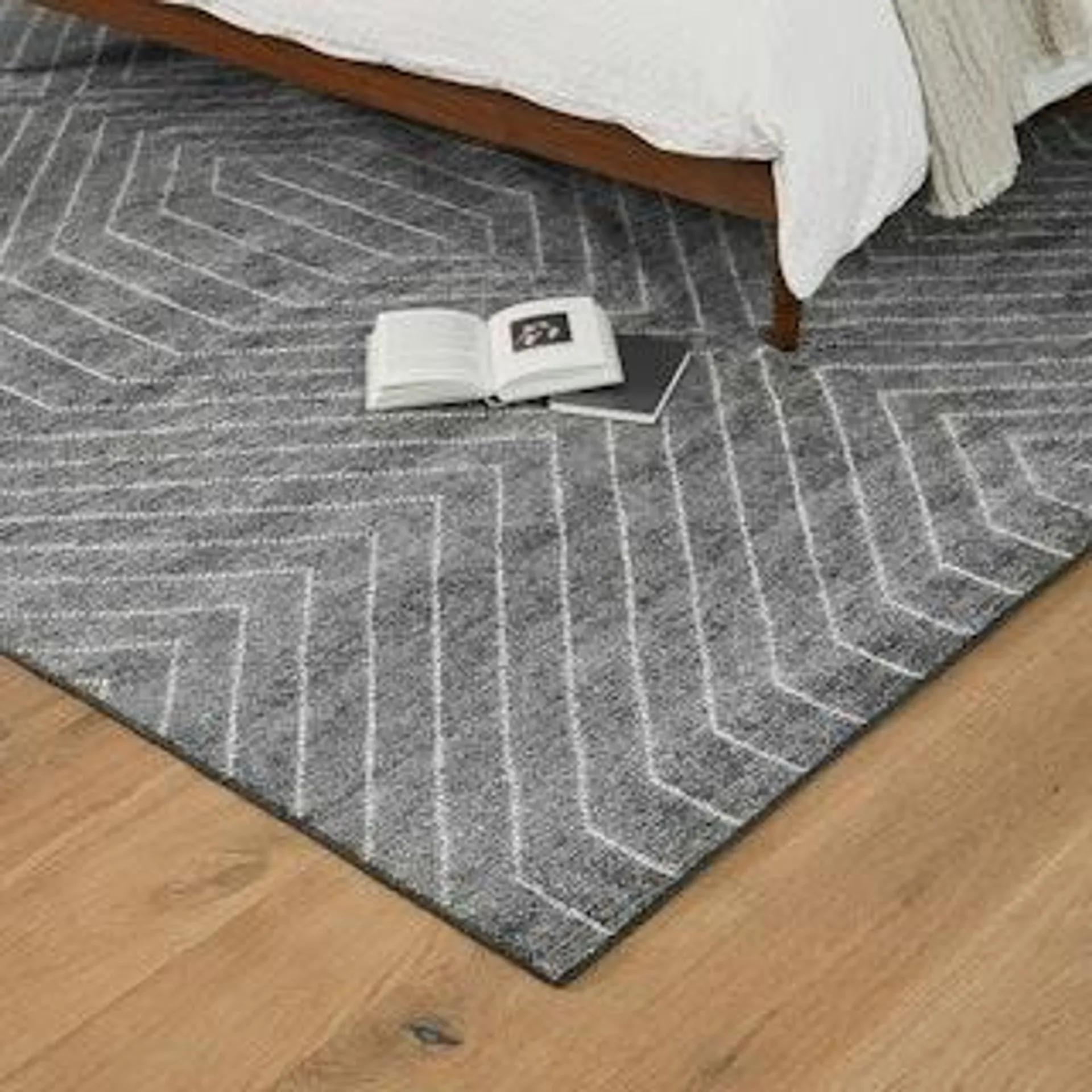 Parallel Mountain Gray / White Rug 8 x 10