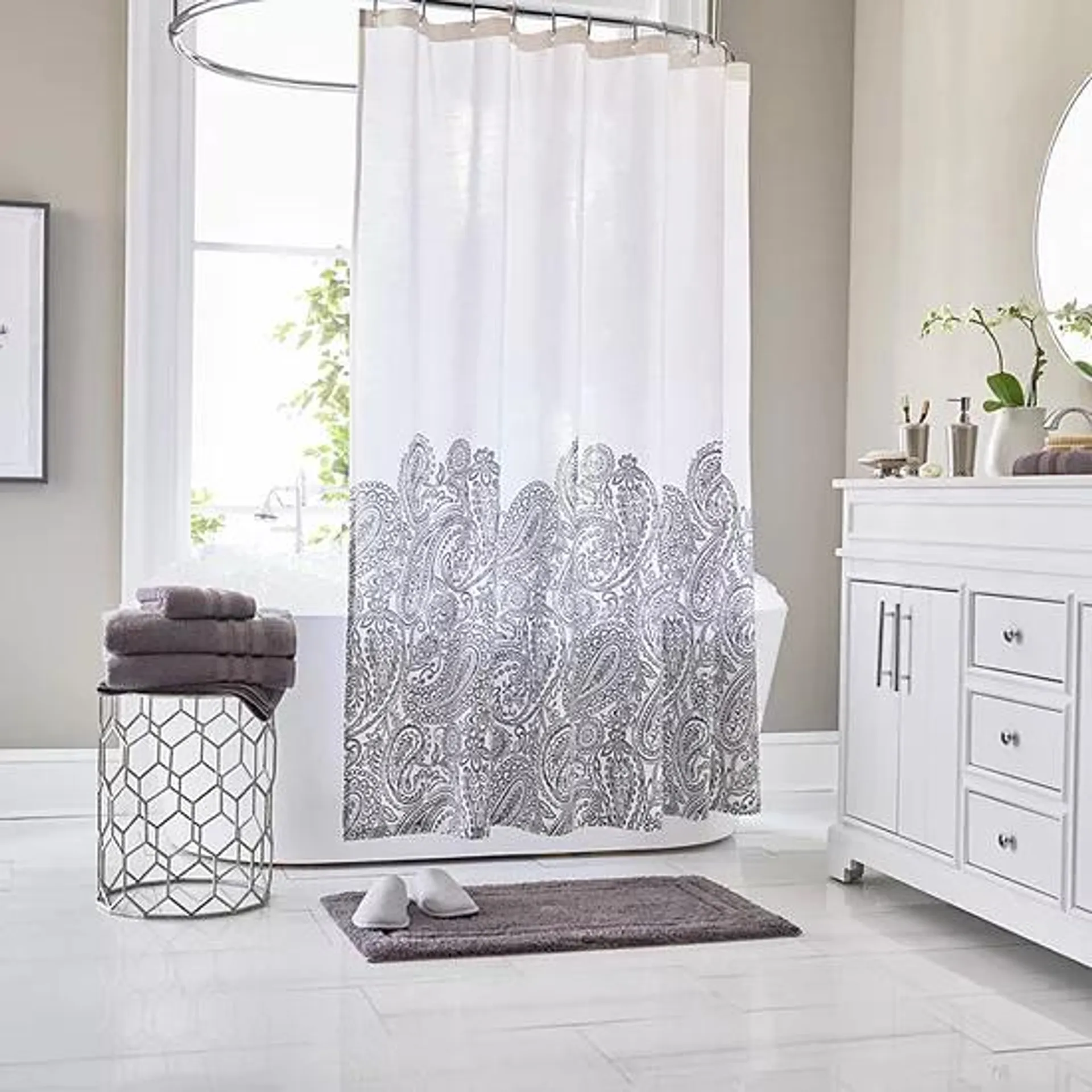 Liz Claiborne Paisley Border Shower Curtain