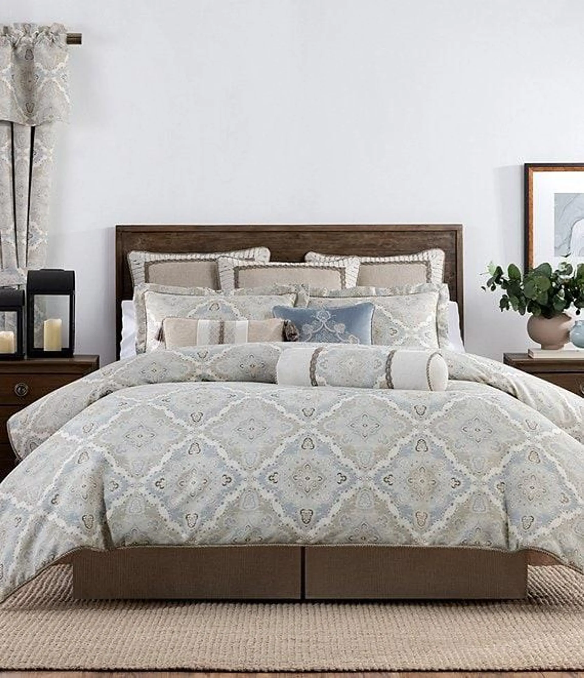 Caesar Damask & Medallion Comforter Set