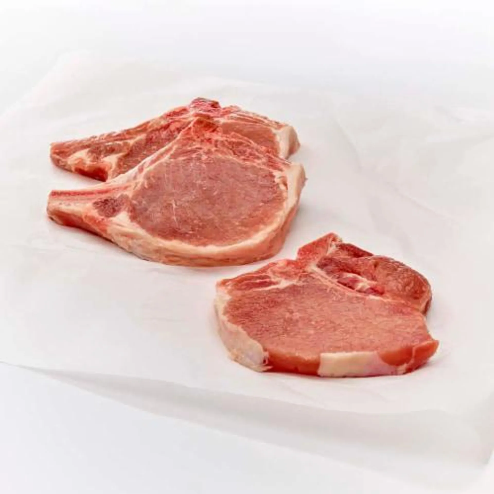Moist & Tender Bone-In Pork Loin Chops (About 3 Chops per pack)