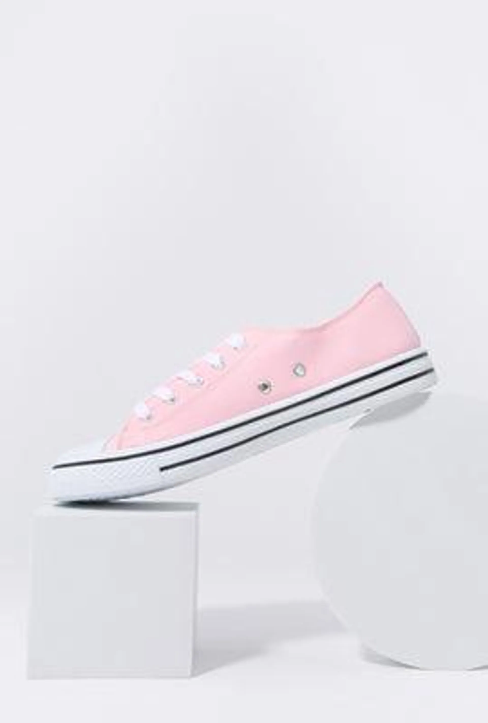 Canvas Low Top Sneaker