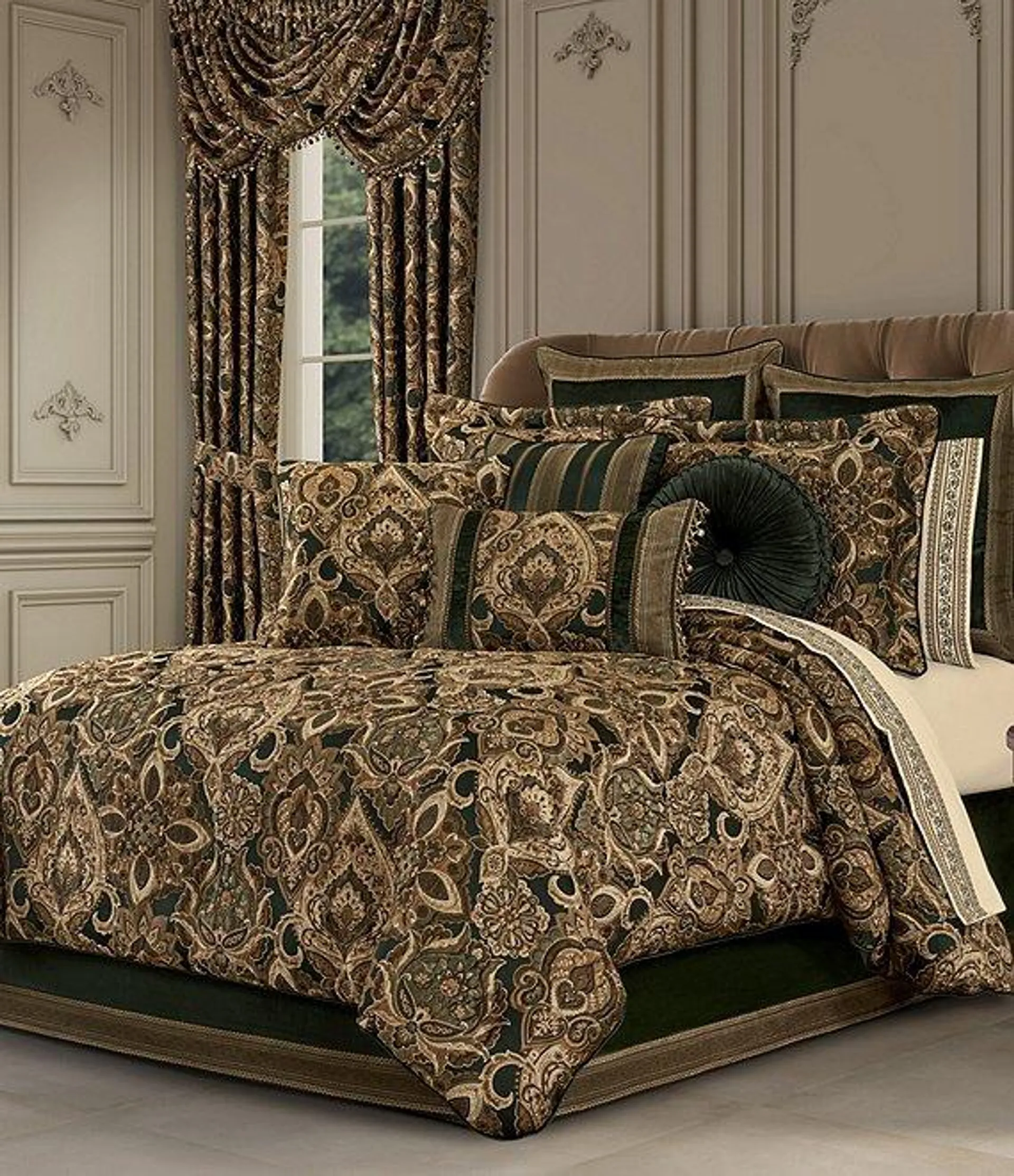 Emerald Bay Oversized Woven Medallion Comforter Set