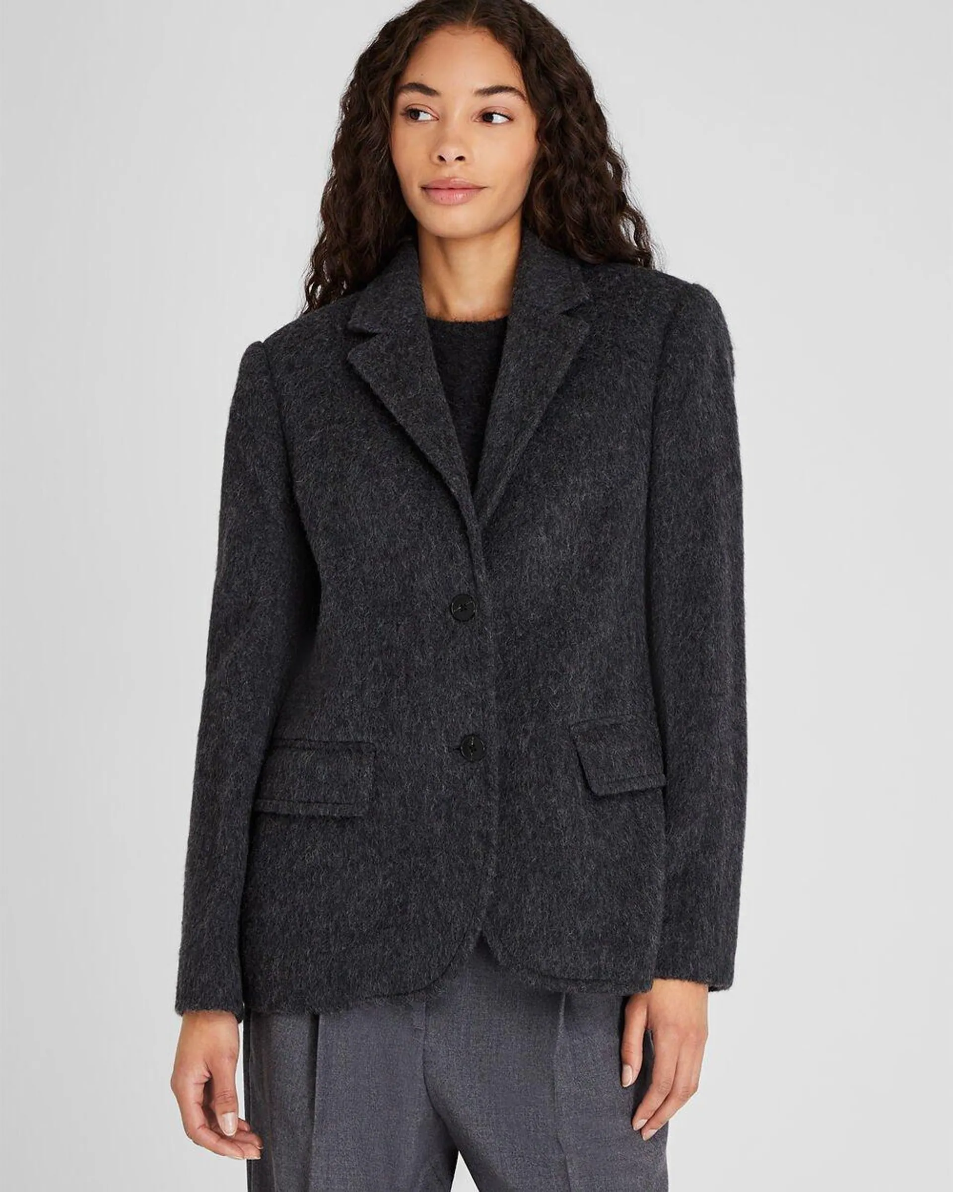 Plush Single-Breasted Wool Blazer