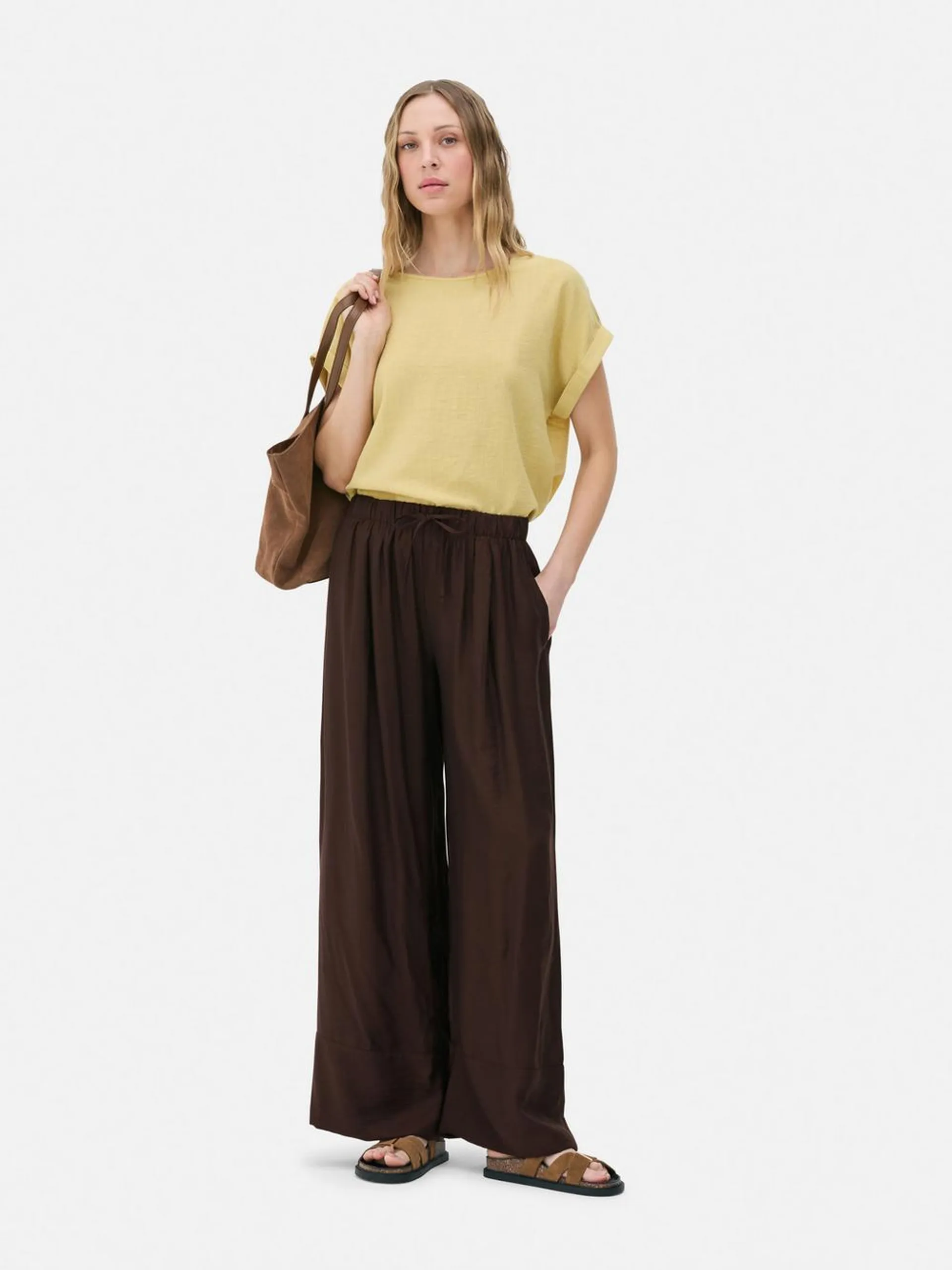 Pantalones de pernera ancha con cordón de The Edit