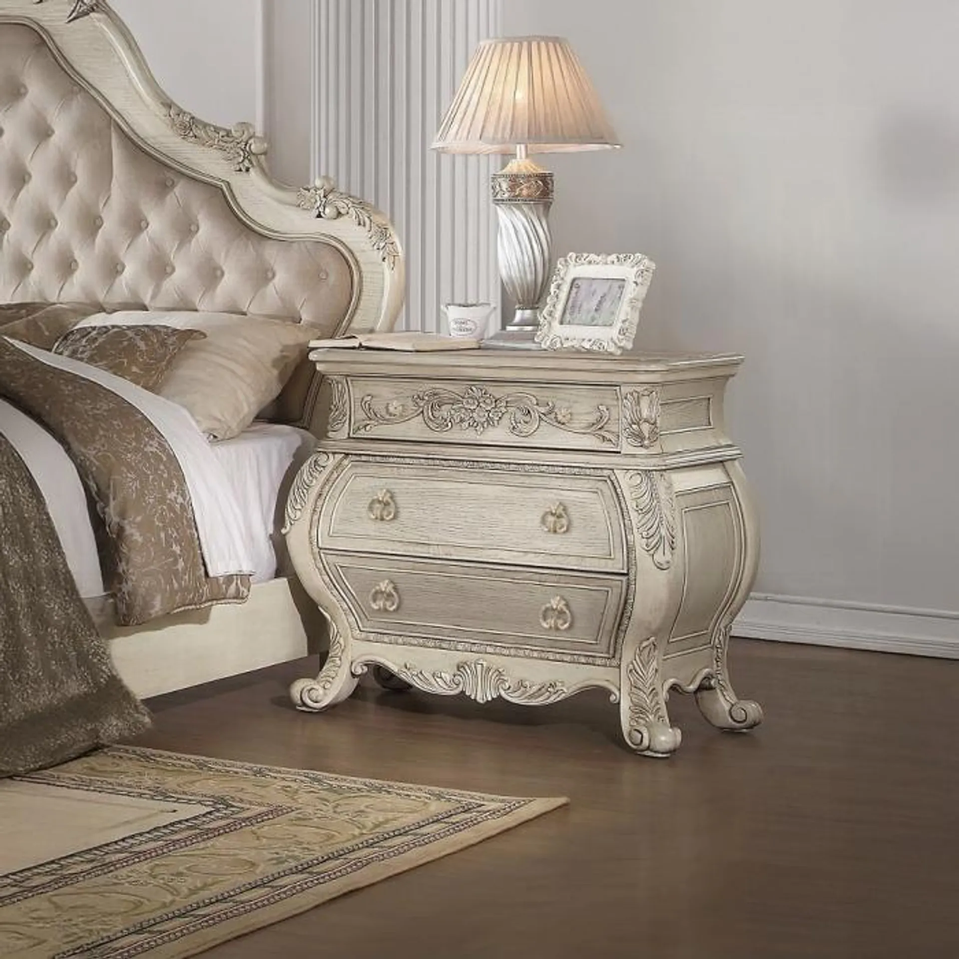 Ragenardus Nightstand