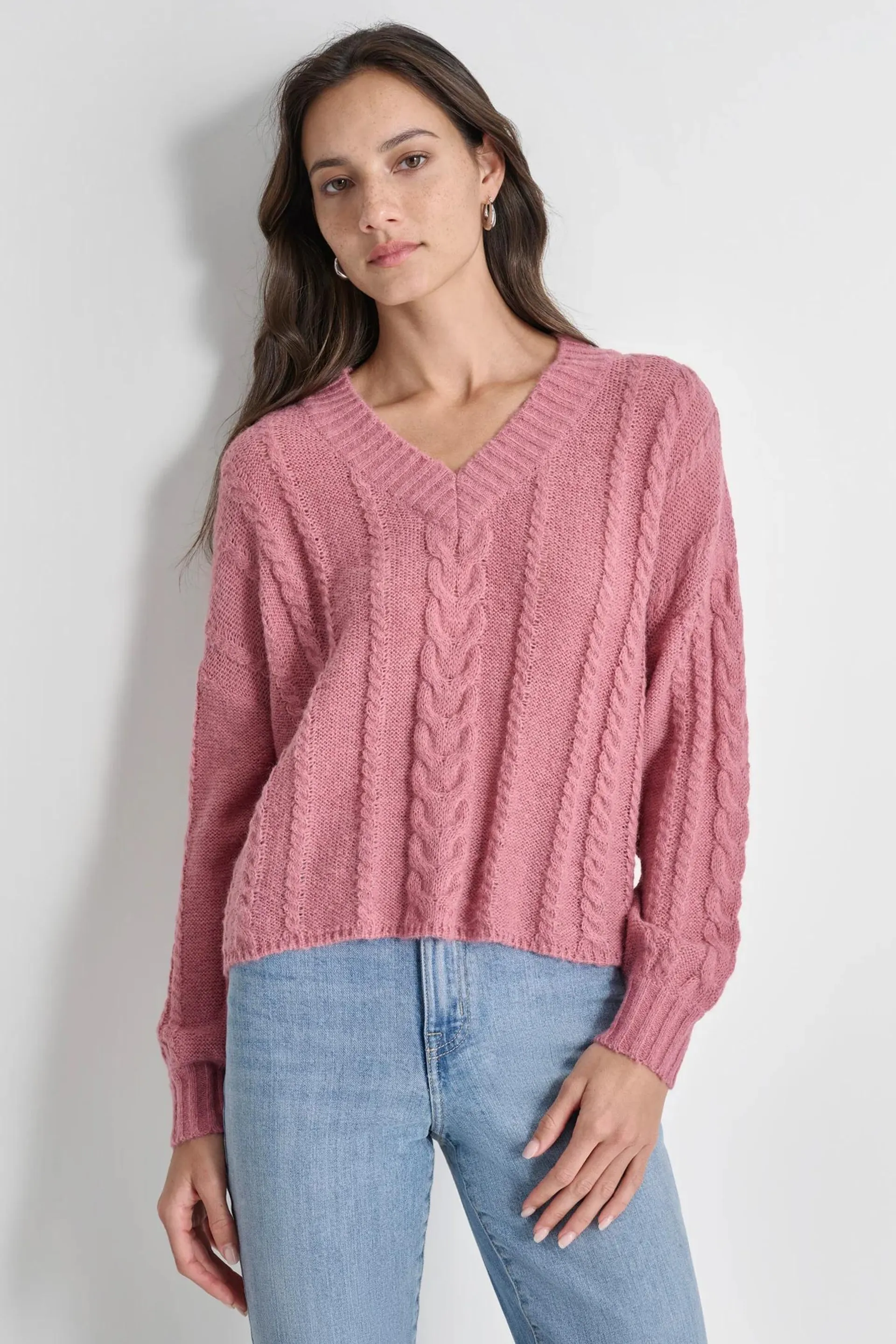 CABLE KNIT V-NECK SWEATER