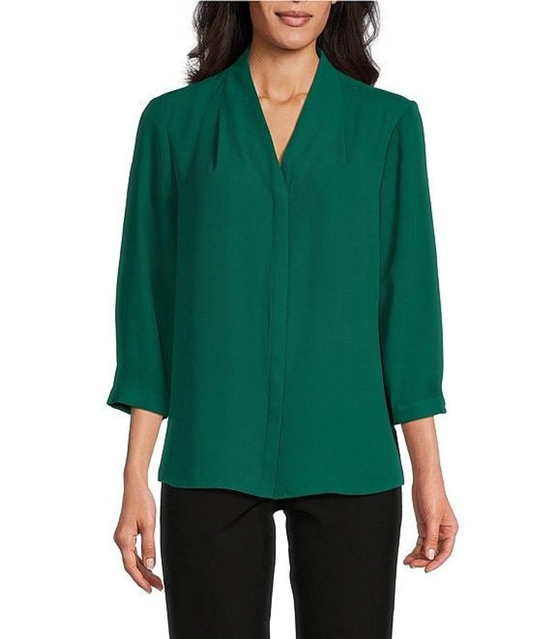 Caroline Signature V-Neck 3/4 Sleeve Button Front Top