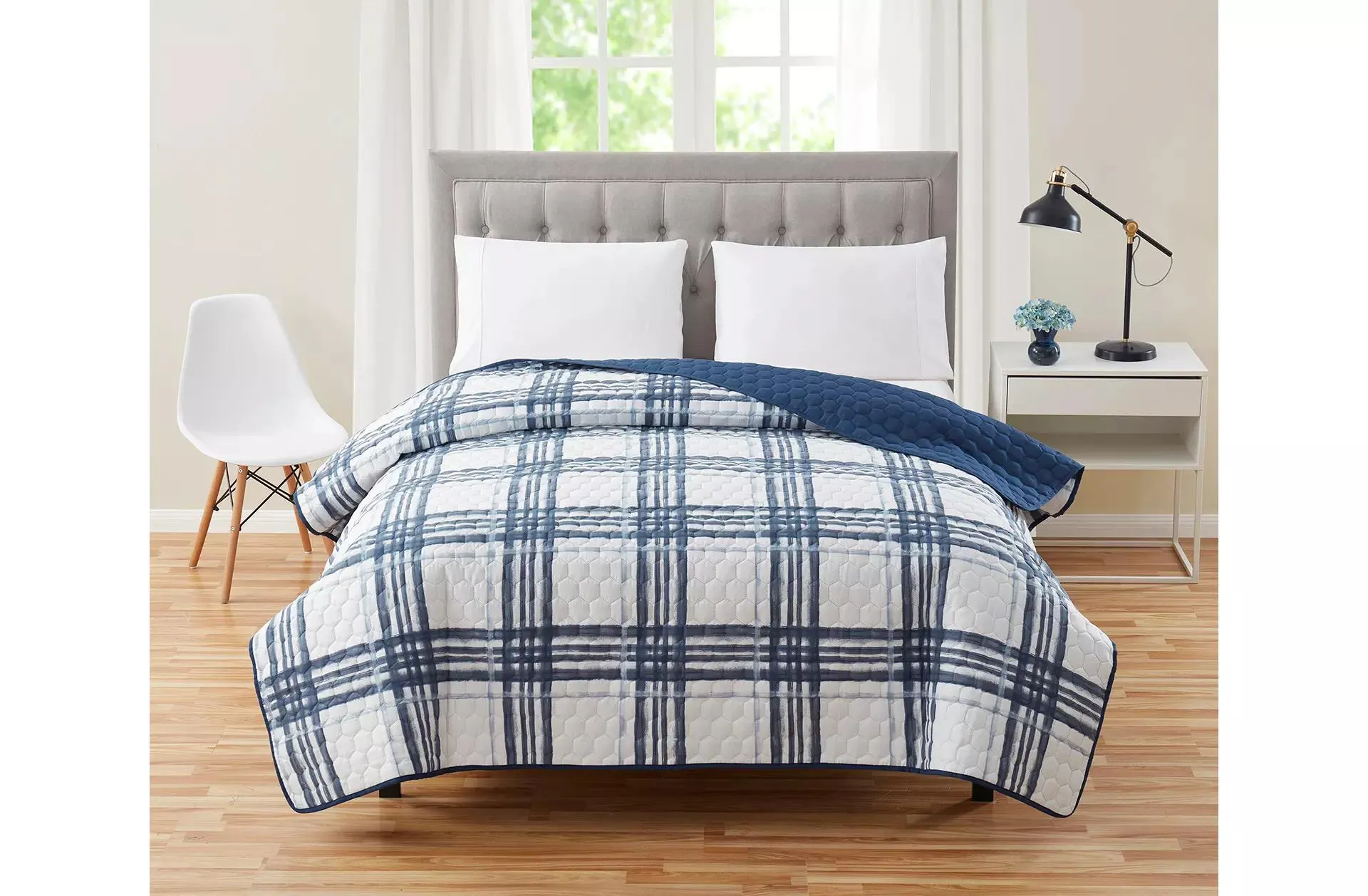 White & Navy Plaid Full/Queen Microfiber Quilt