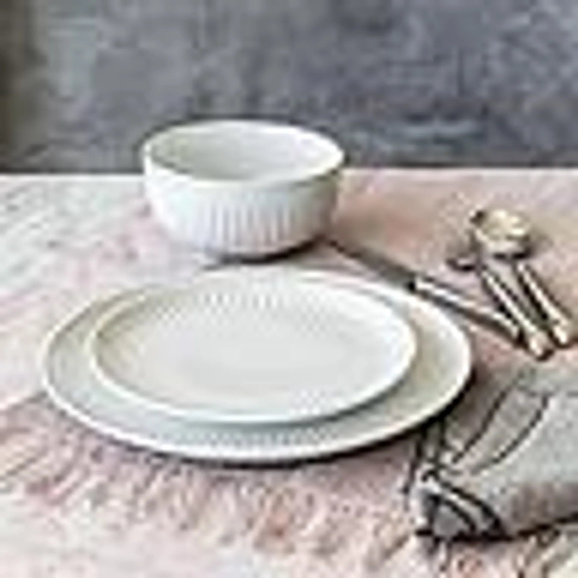 Overandback 24-Piece Fluted Dinnerware Set