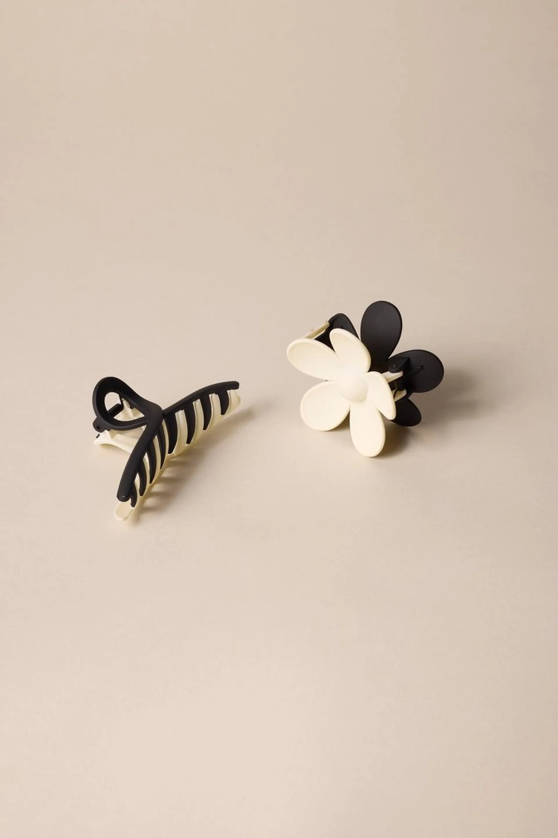 black and white flower claw set