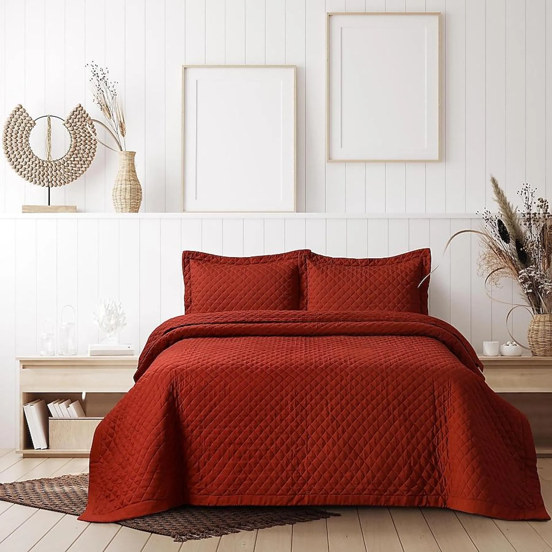 TRIBECA LIVING Brisbane Quilts Rust Solid Queen Quilt with (Fill)