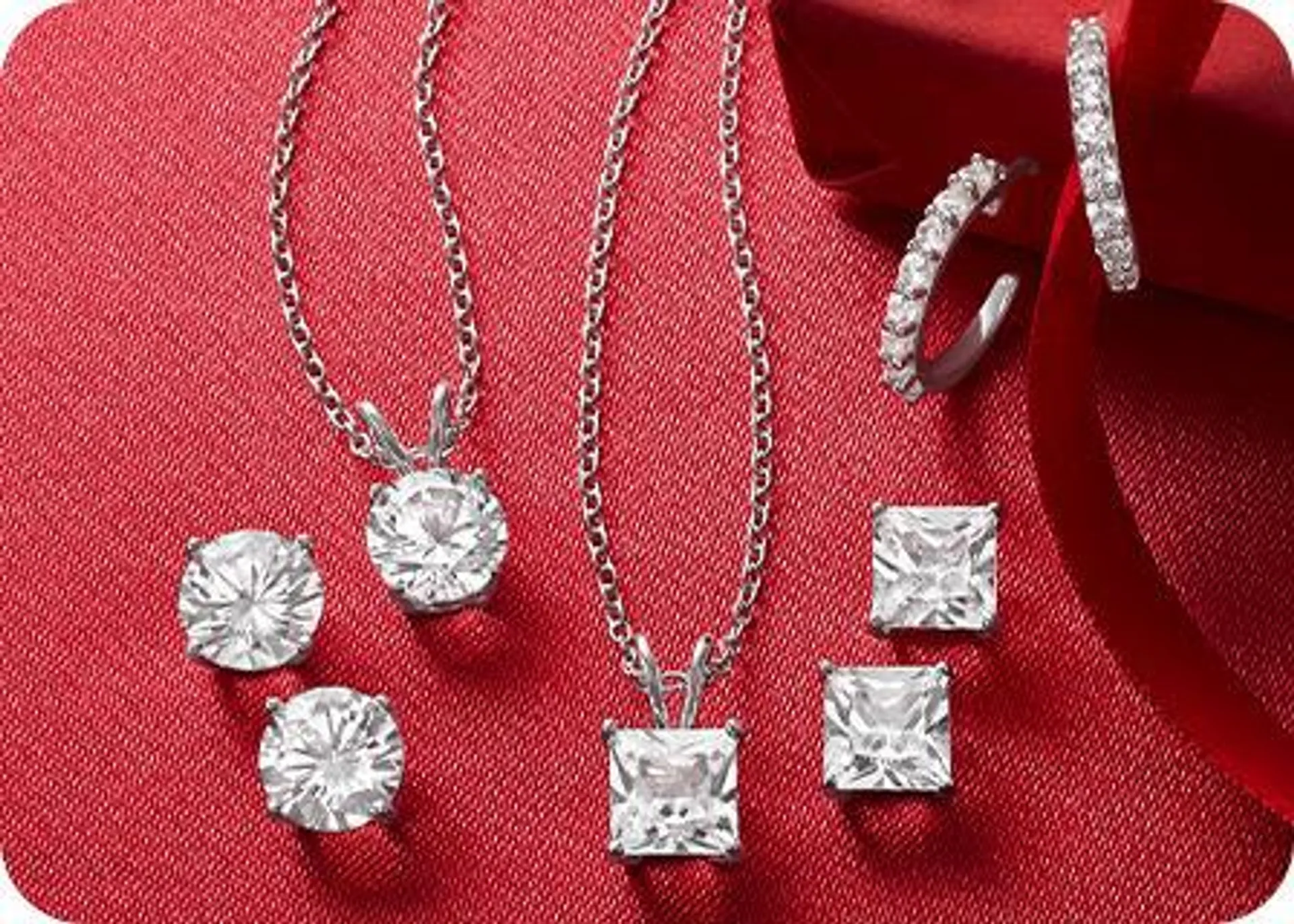 Yes Please! Diamond & Gemstone Jewelry