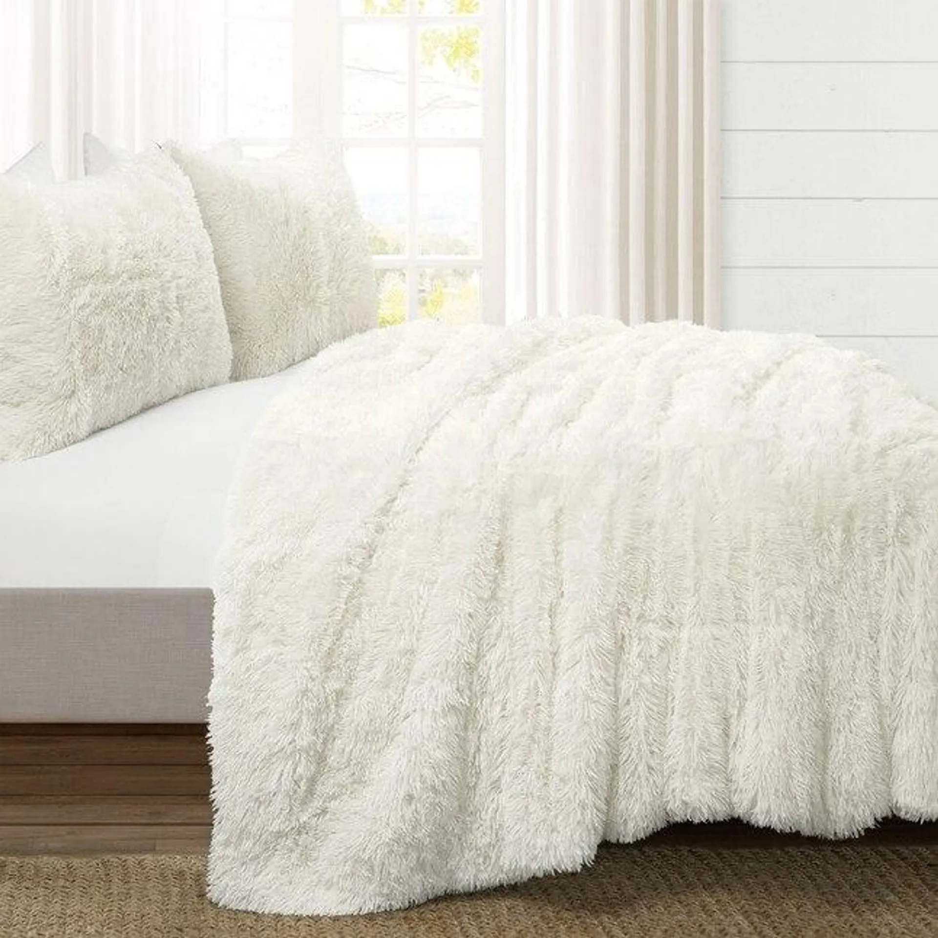 Lush Decor Ivory Solid King Comforter with (Fill)