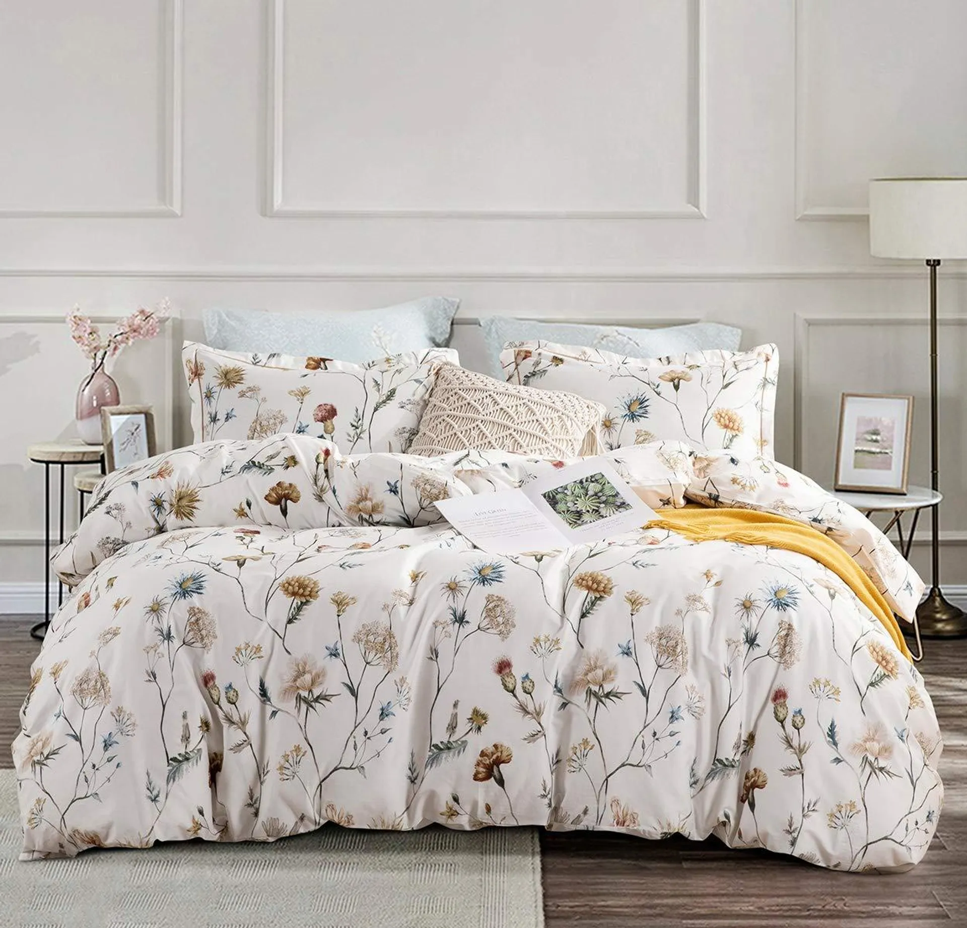 SLEEPBELLA Comforter King Size 600 Thread Count Cotton White Printed with Blue Blush Flowers Cotton Comforter SetDown Altern