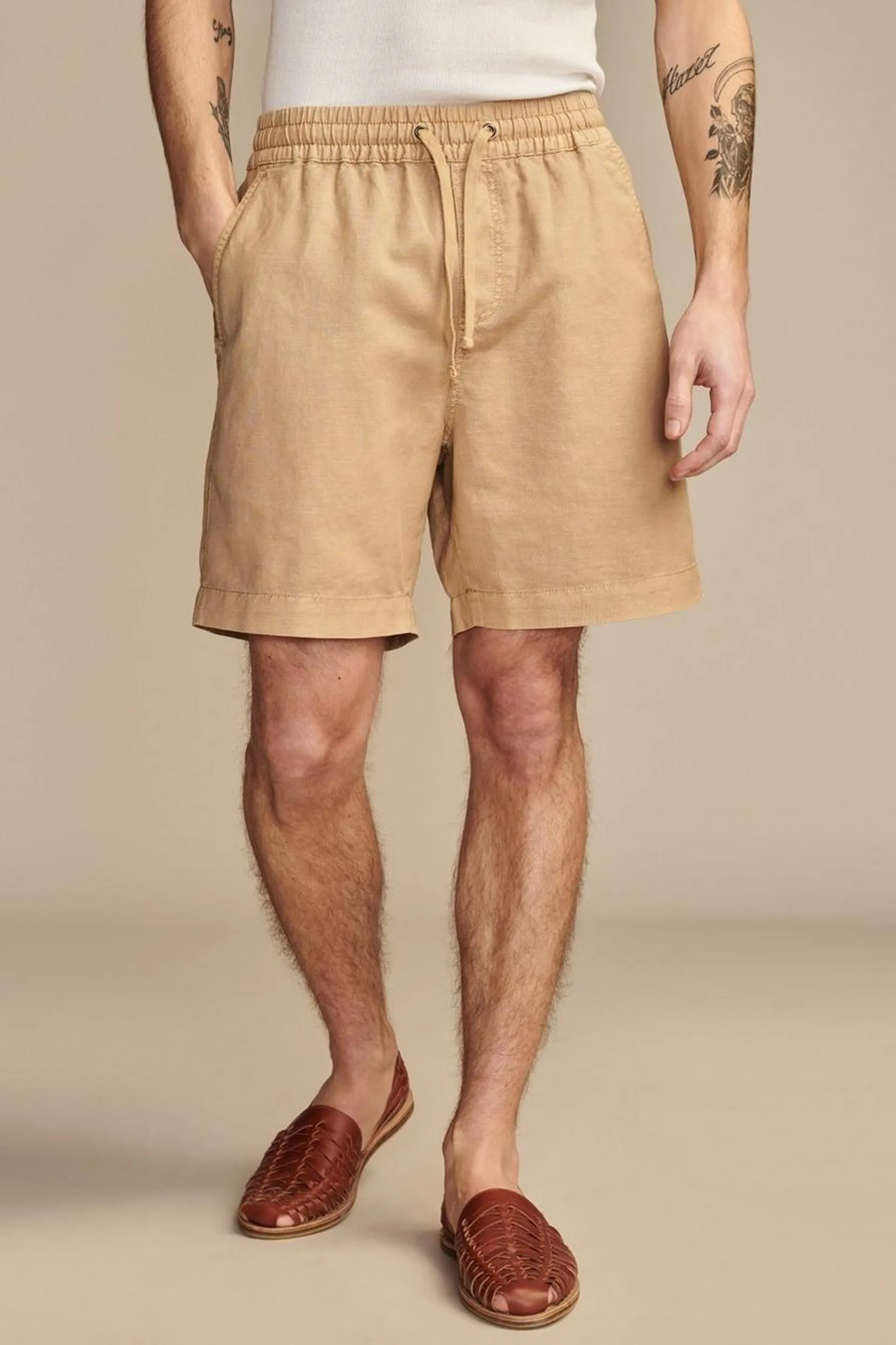 7" linen pull-on shorts