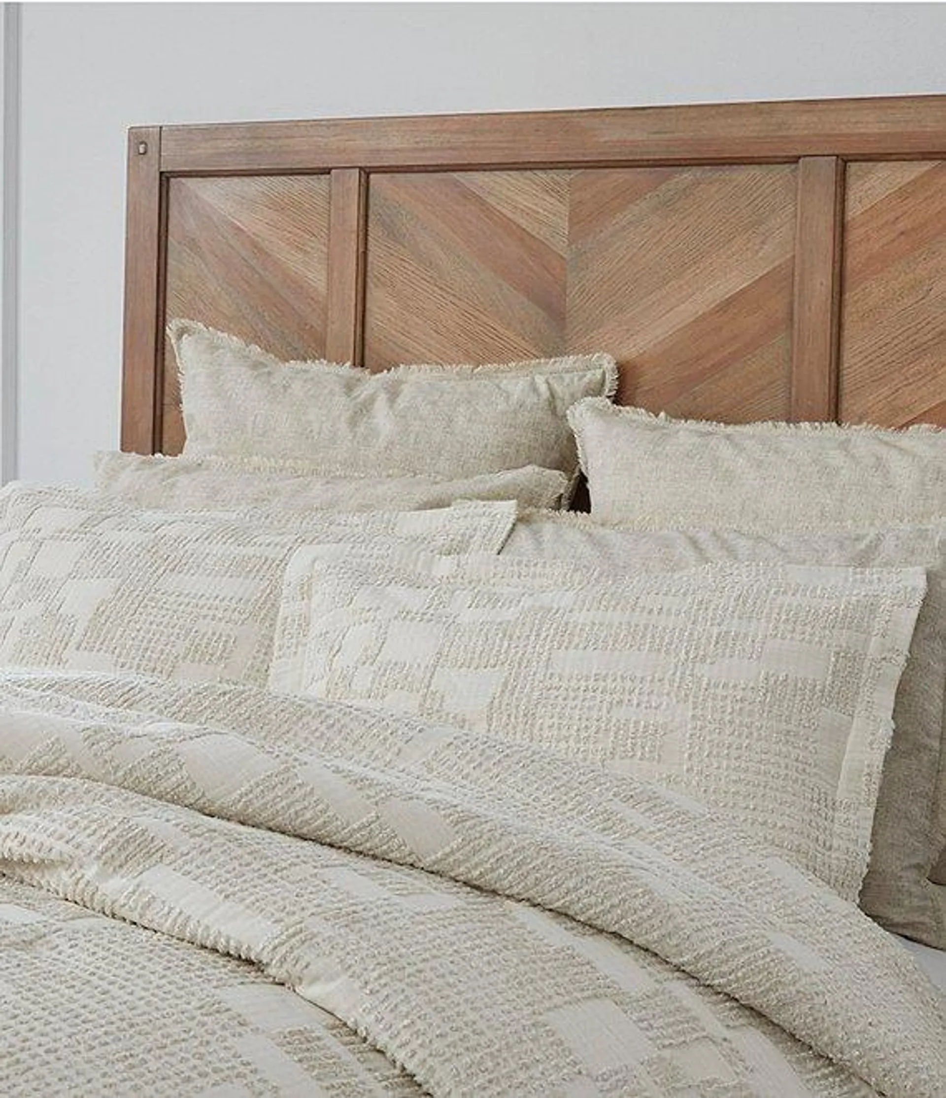 Simplicity Collection Kelsey Textural Jacquard Comforter