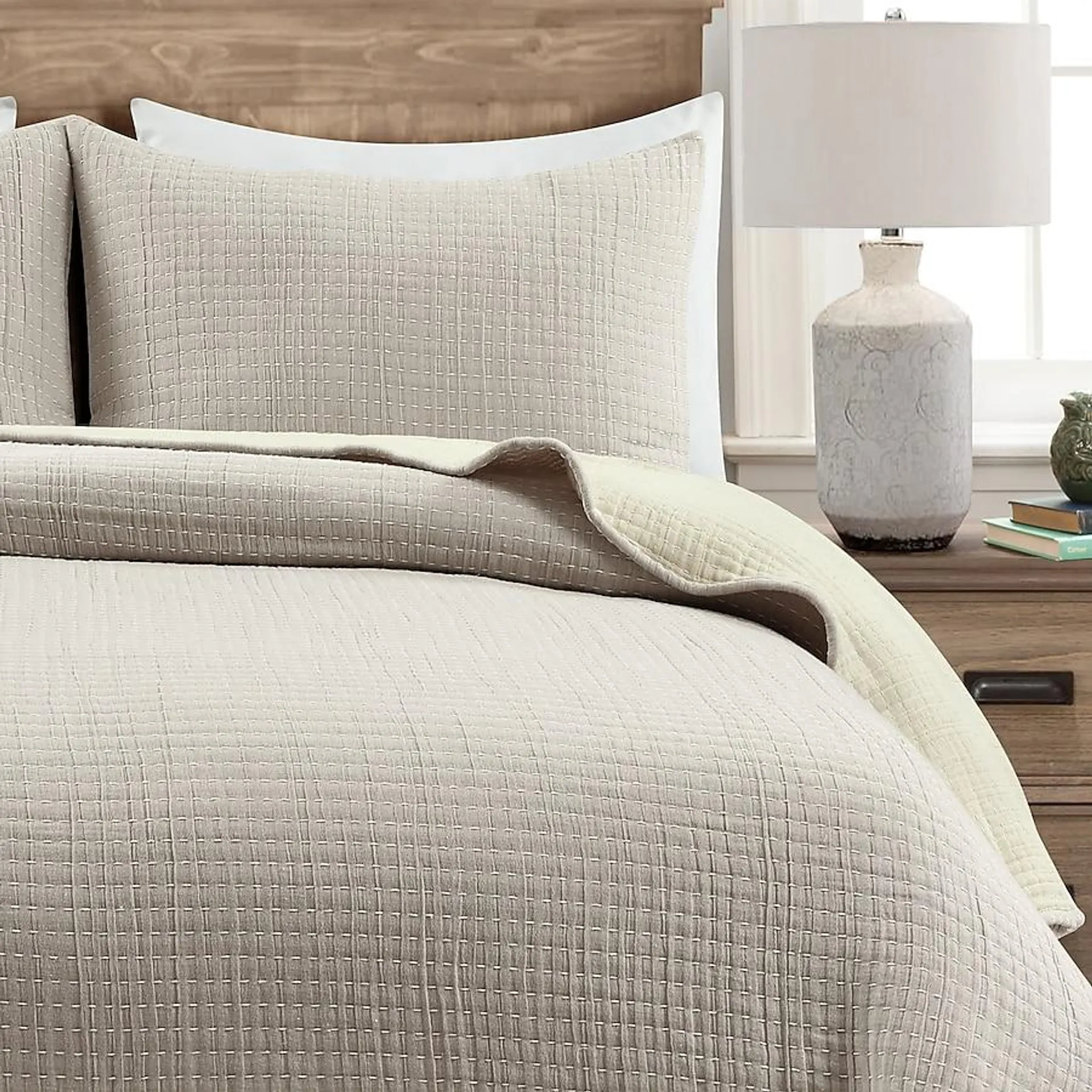 Lush Decor neutral Solid King Quilt Cotton with ( Cotton Fill )
