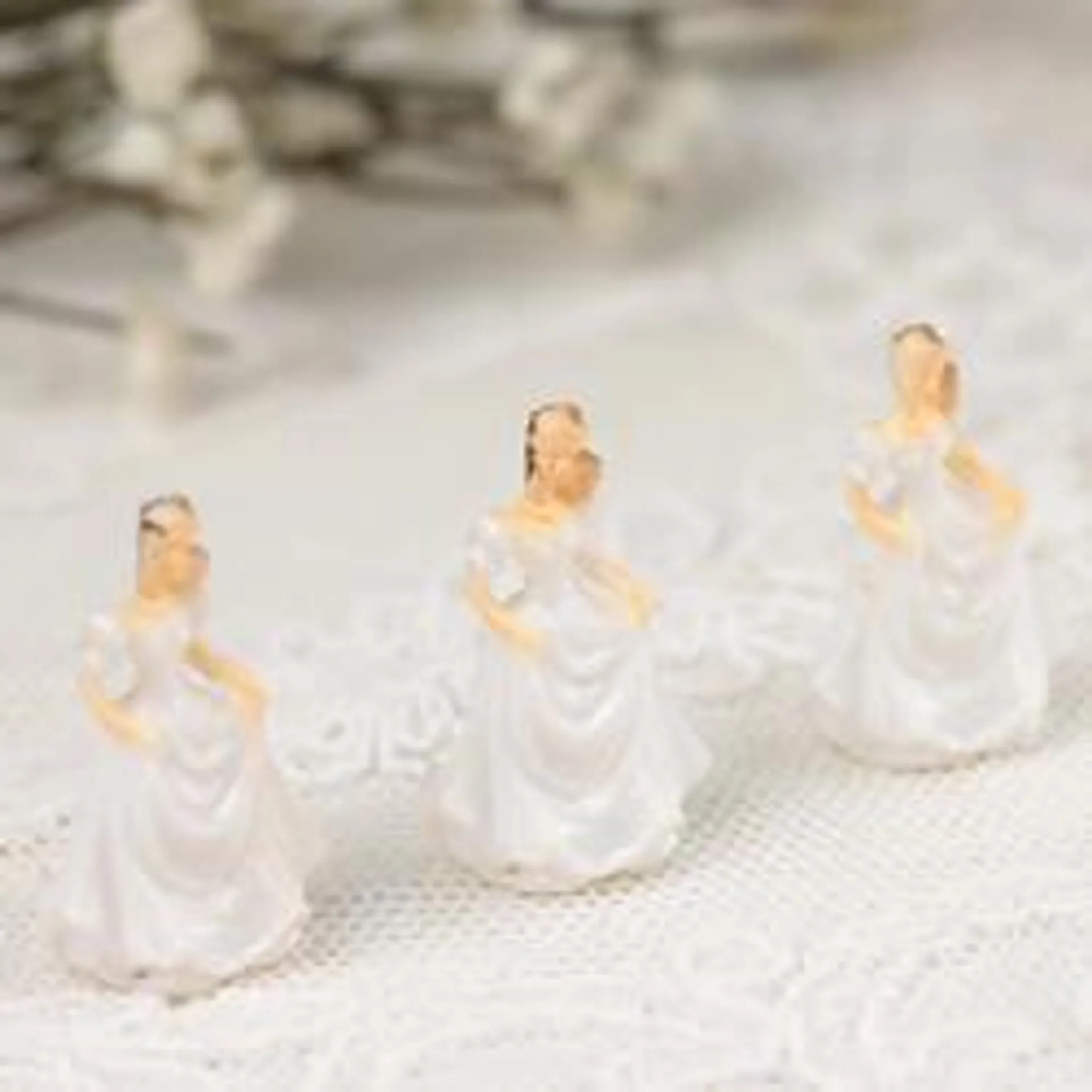 Elegant "Lady in White" Mini Dolls (Package of 144 pieces)