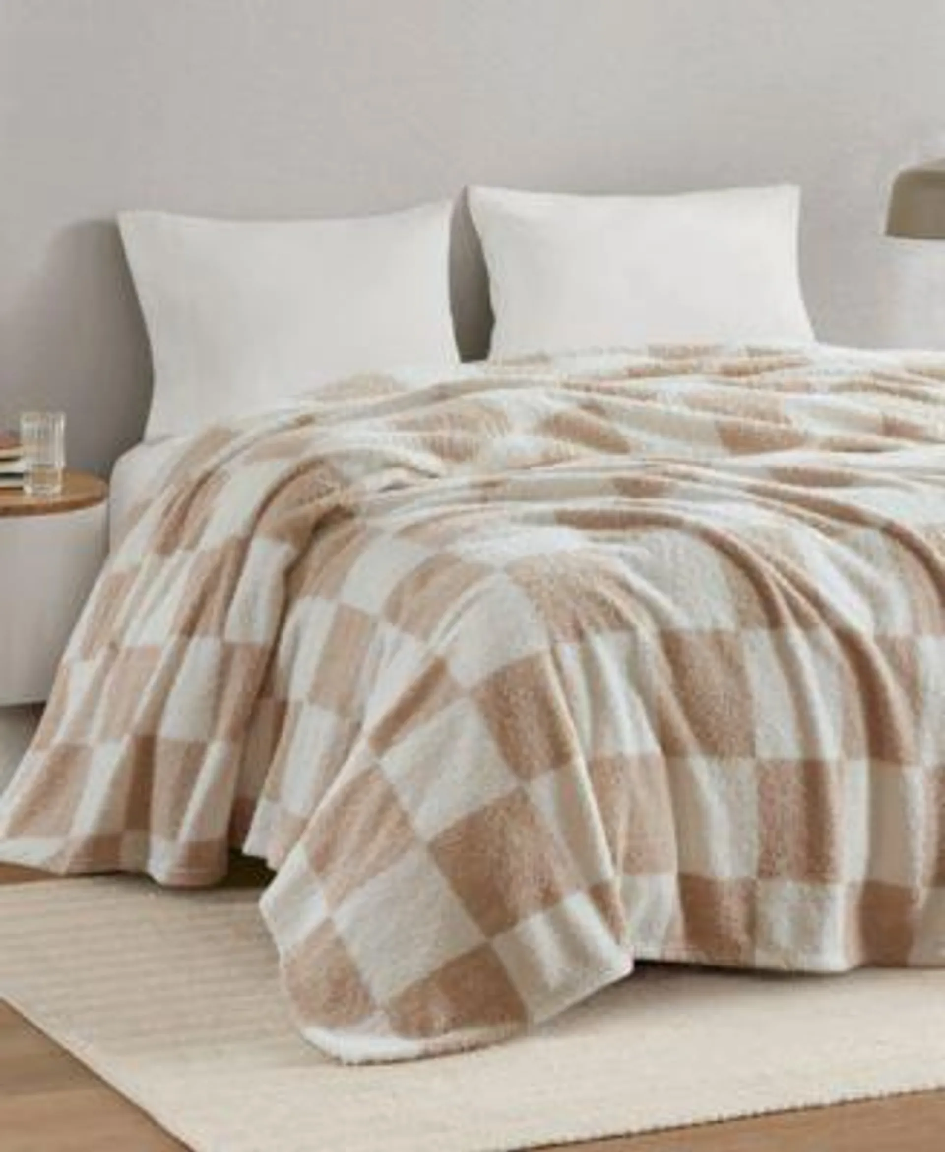 Feathersoft Lightweight Knit Blanket, King