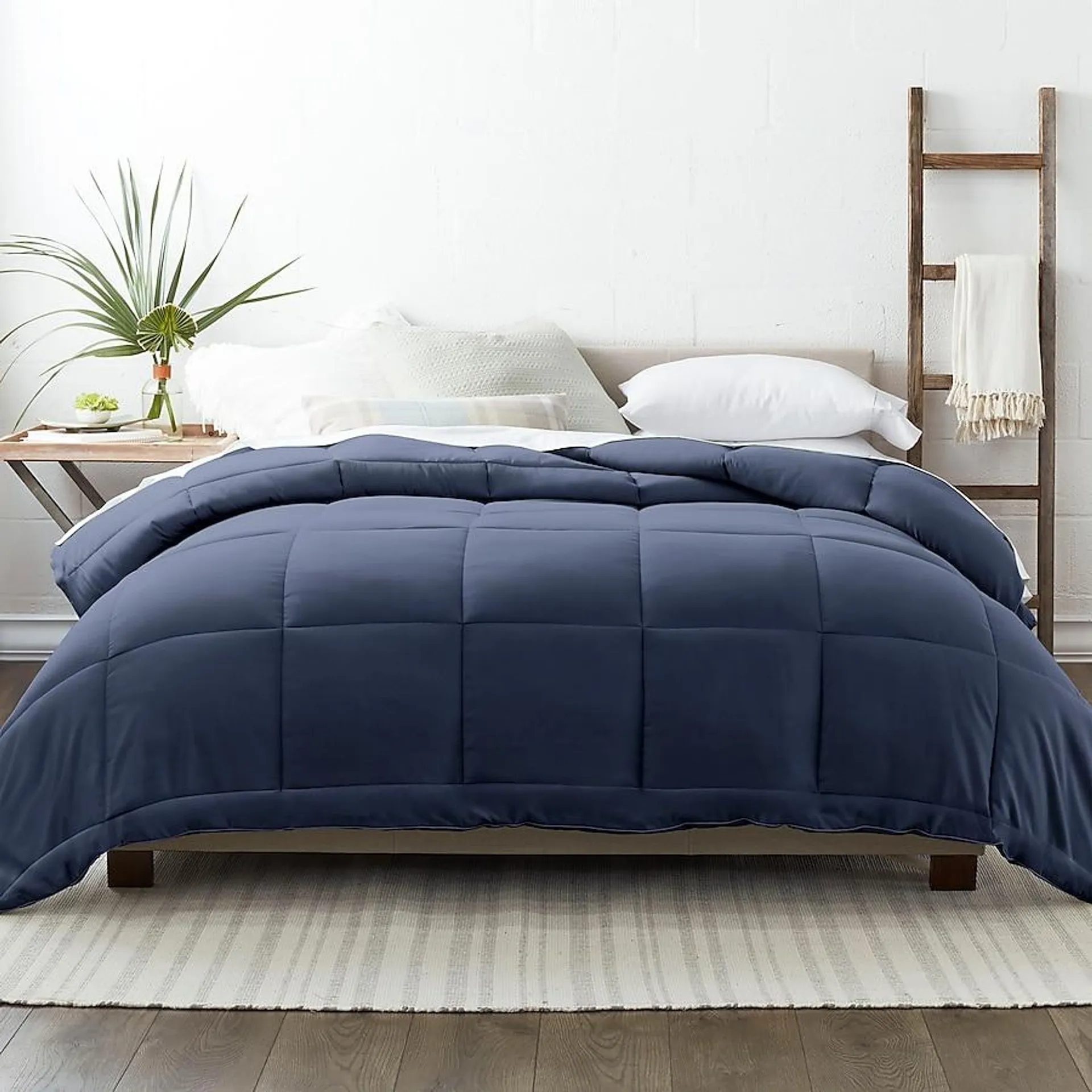 Ienjoy Home Home Navy Solid Full/Queen Comforter with (Down Alternative Fill)