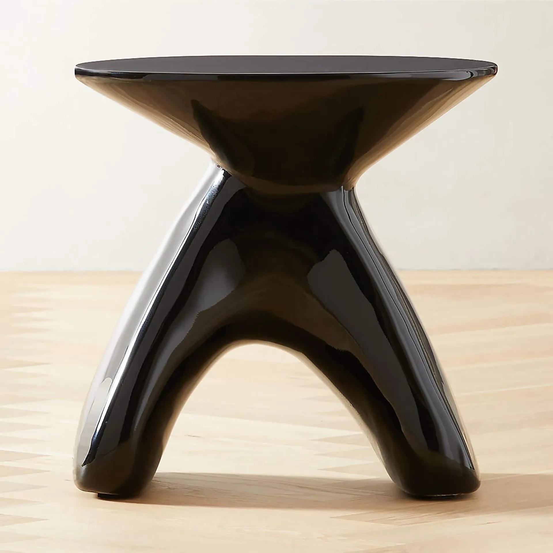 Forcella High-Gloss Black Cement Side Table