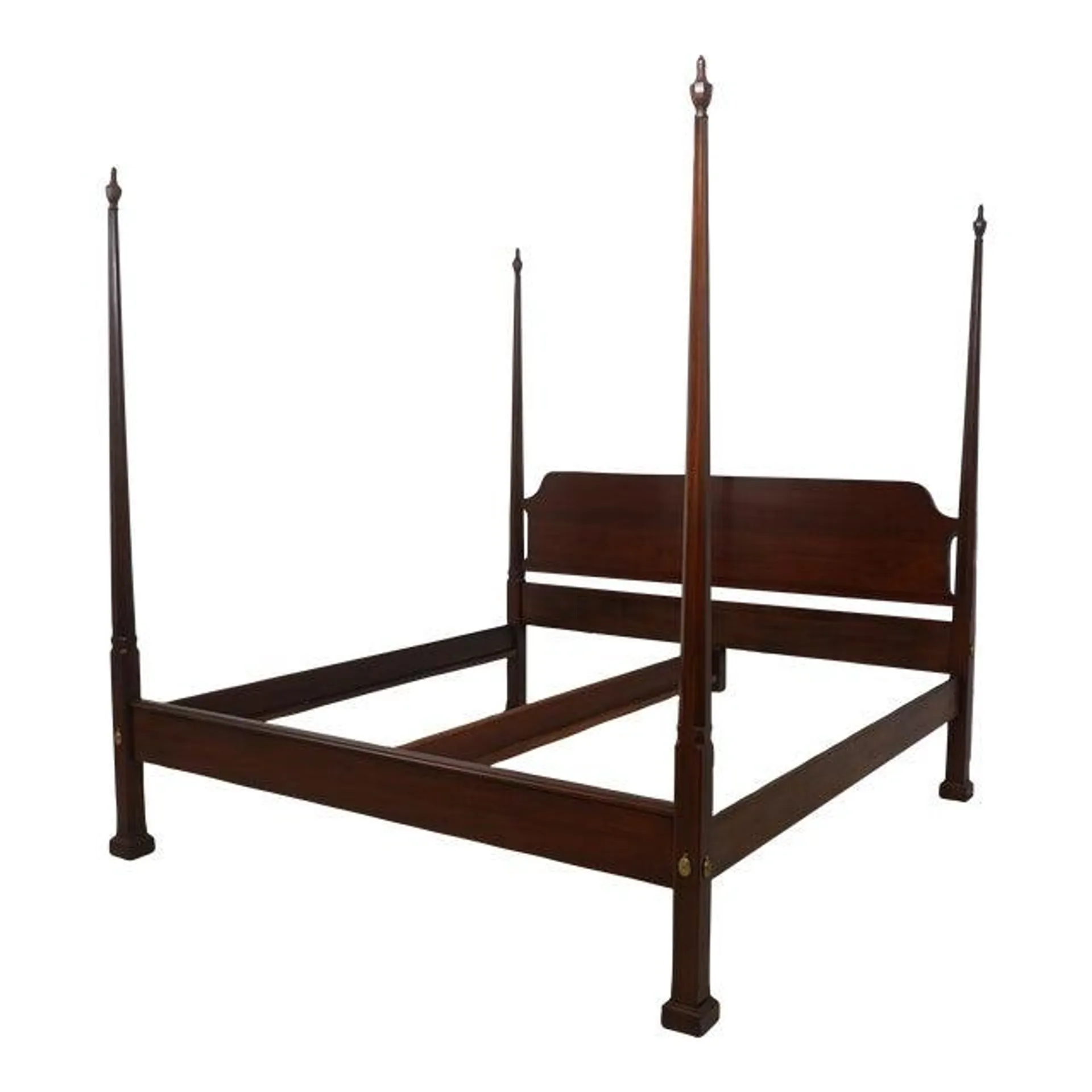 Henkel Harris King Size Pencil Point Mahogany Bed