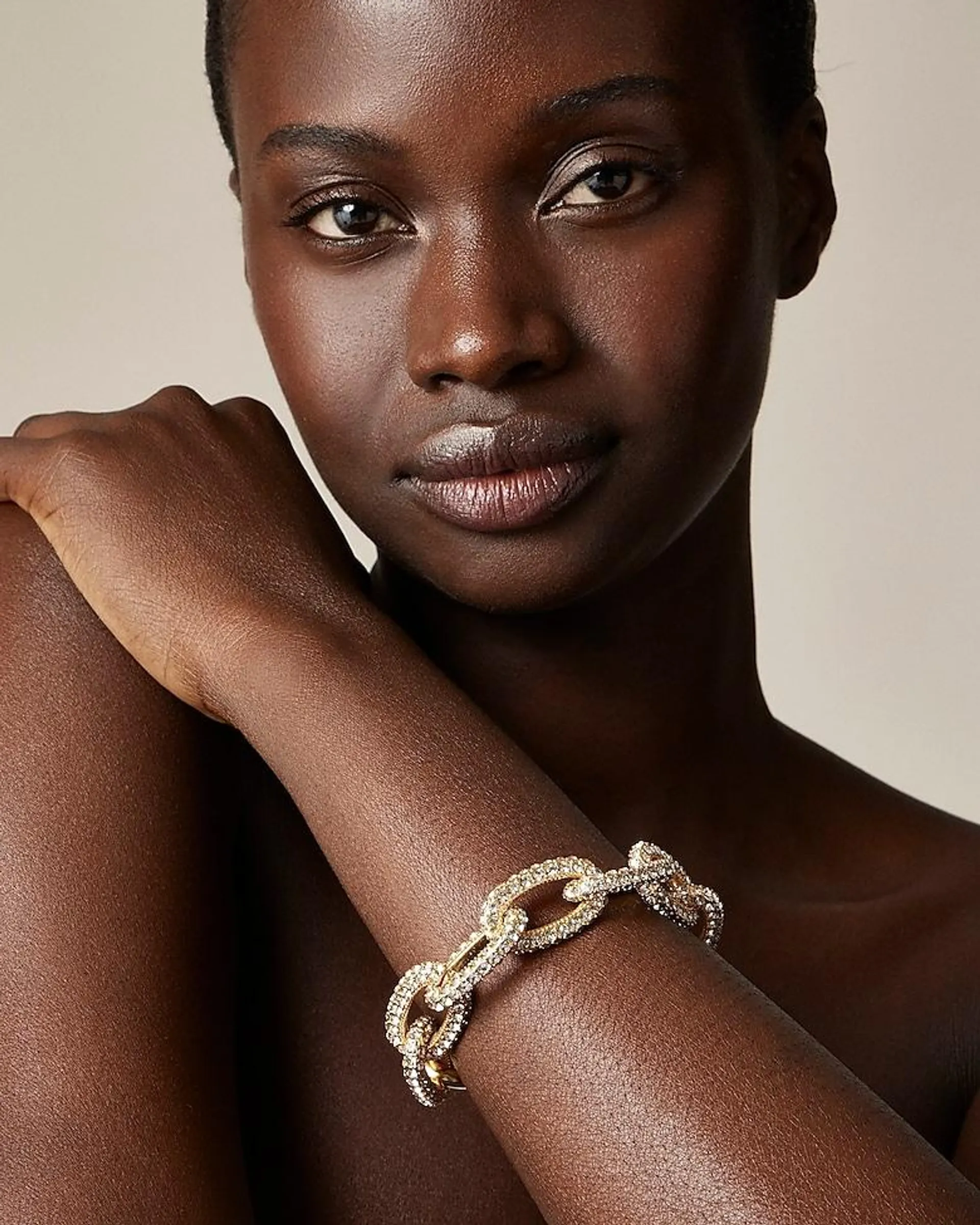 Chainlink bracelet with pavé crystals