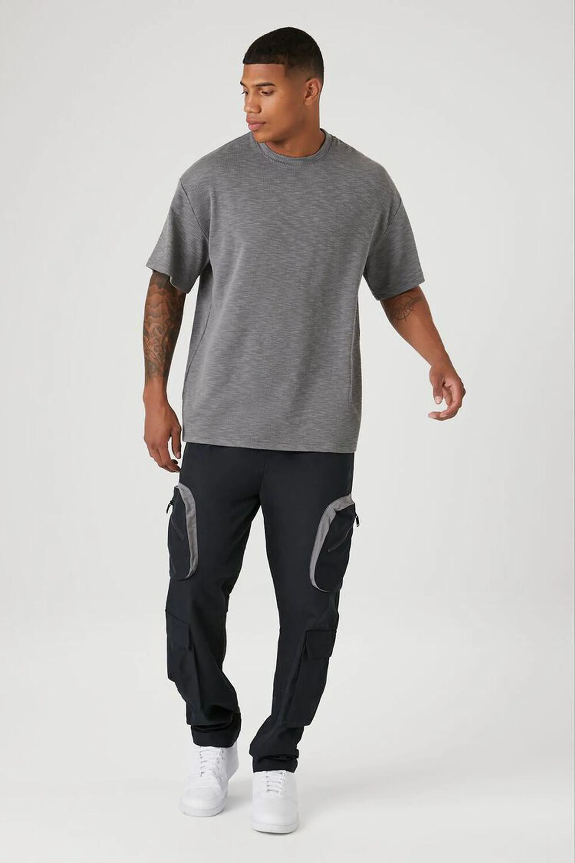 Slim-Fit Contrasting 3D Cargo Pants