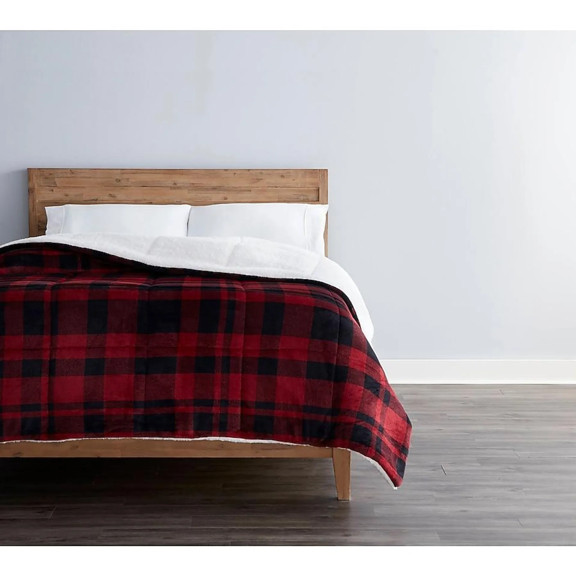 Style Selections Style Selections Plush/Sherpa Comforter Red/Black Plaid Reversible Full/Queen Comforter