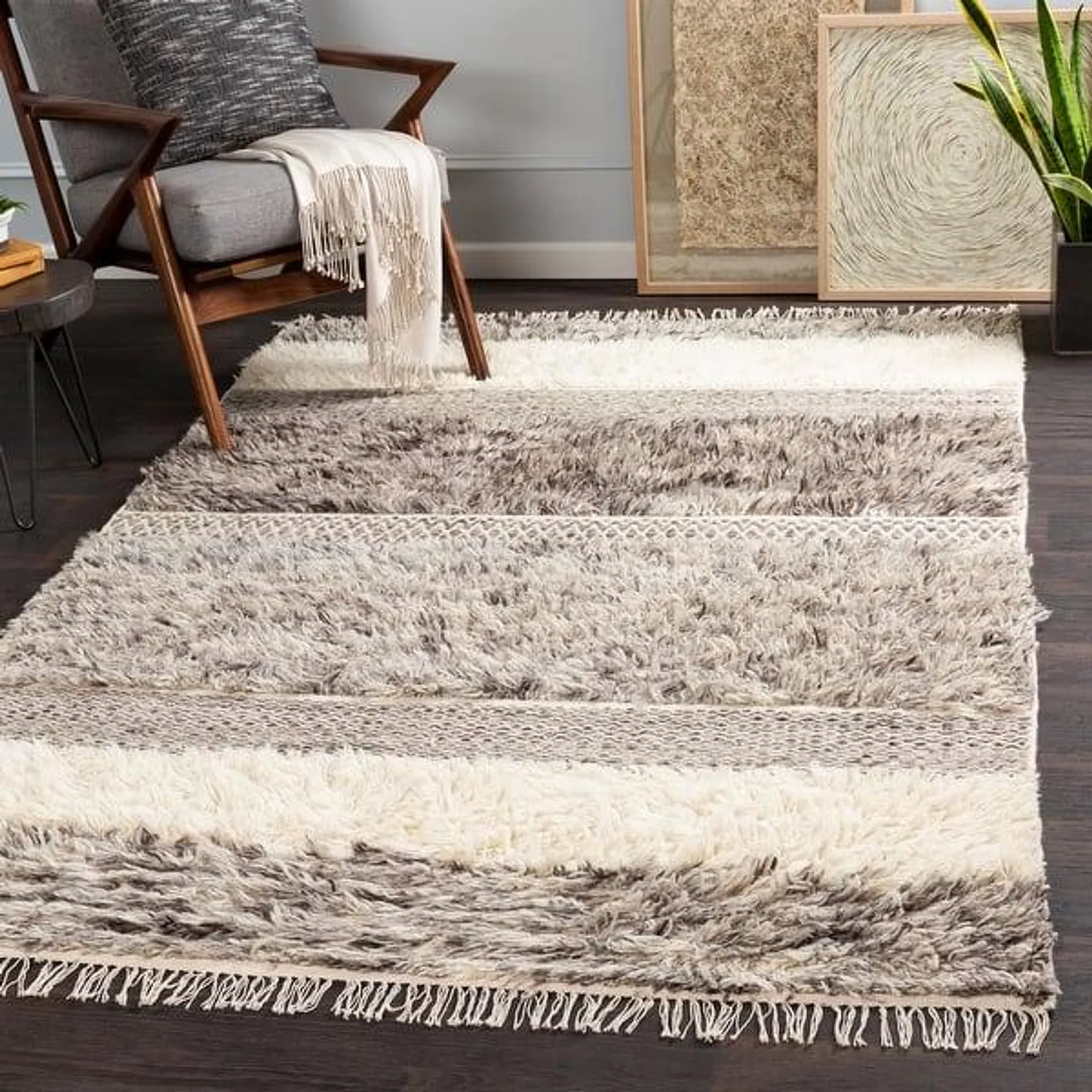 Livabliss Celestun Handmade Farmhouse High-Low Wool Shag Area Rug