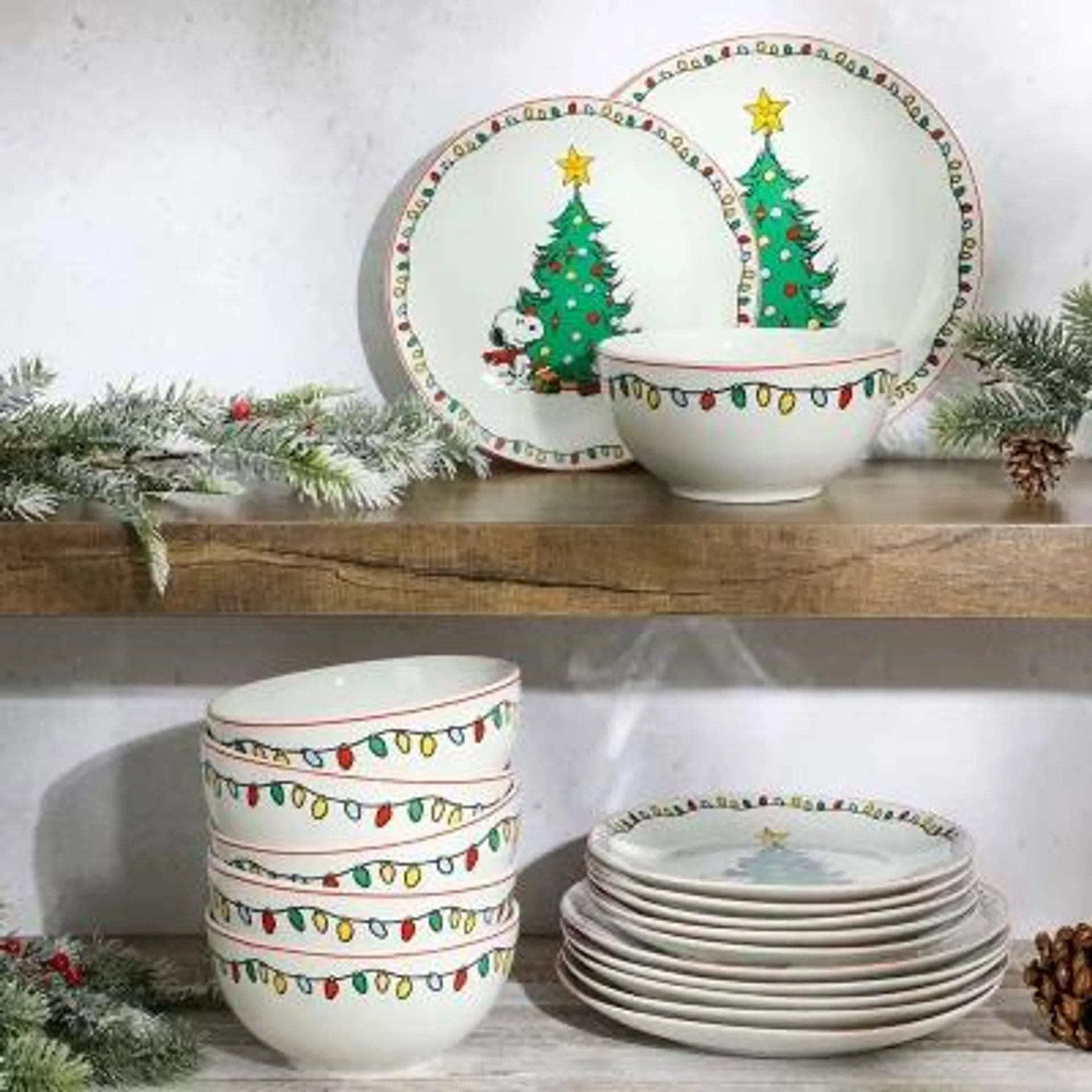 Peanuts 18-Piece Holiday Ceramic Dinnerware Set