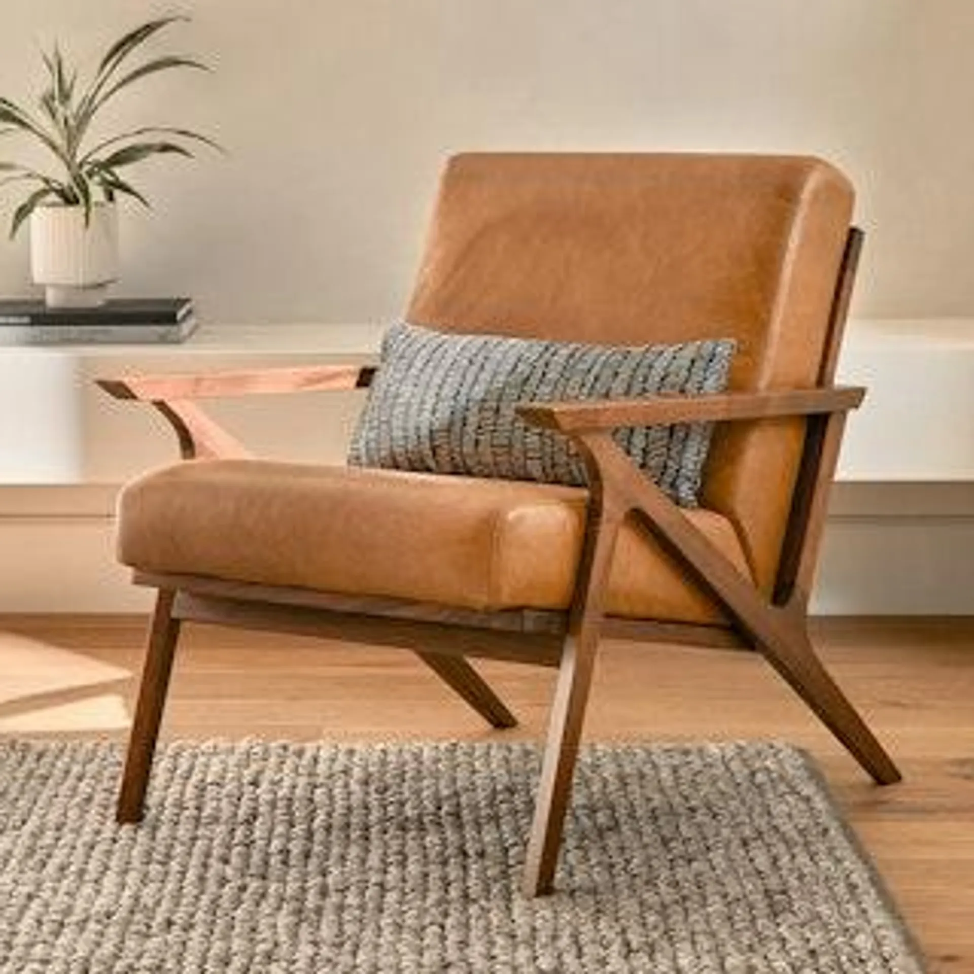 Otio Toscana Tan Walnut Lounge Chair