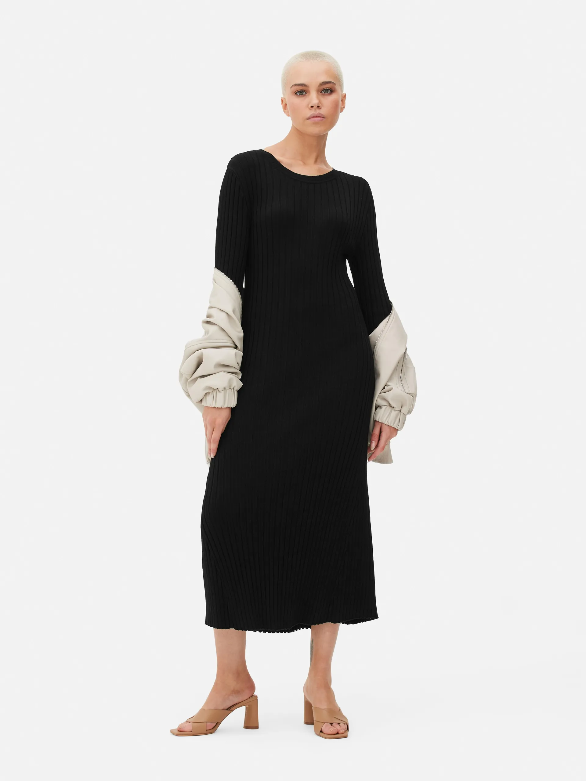 „The Edit“ Strick-Midikleid mit Rundhalsausschnitt