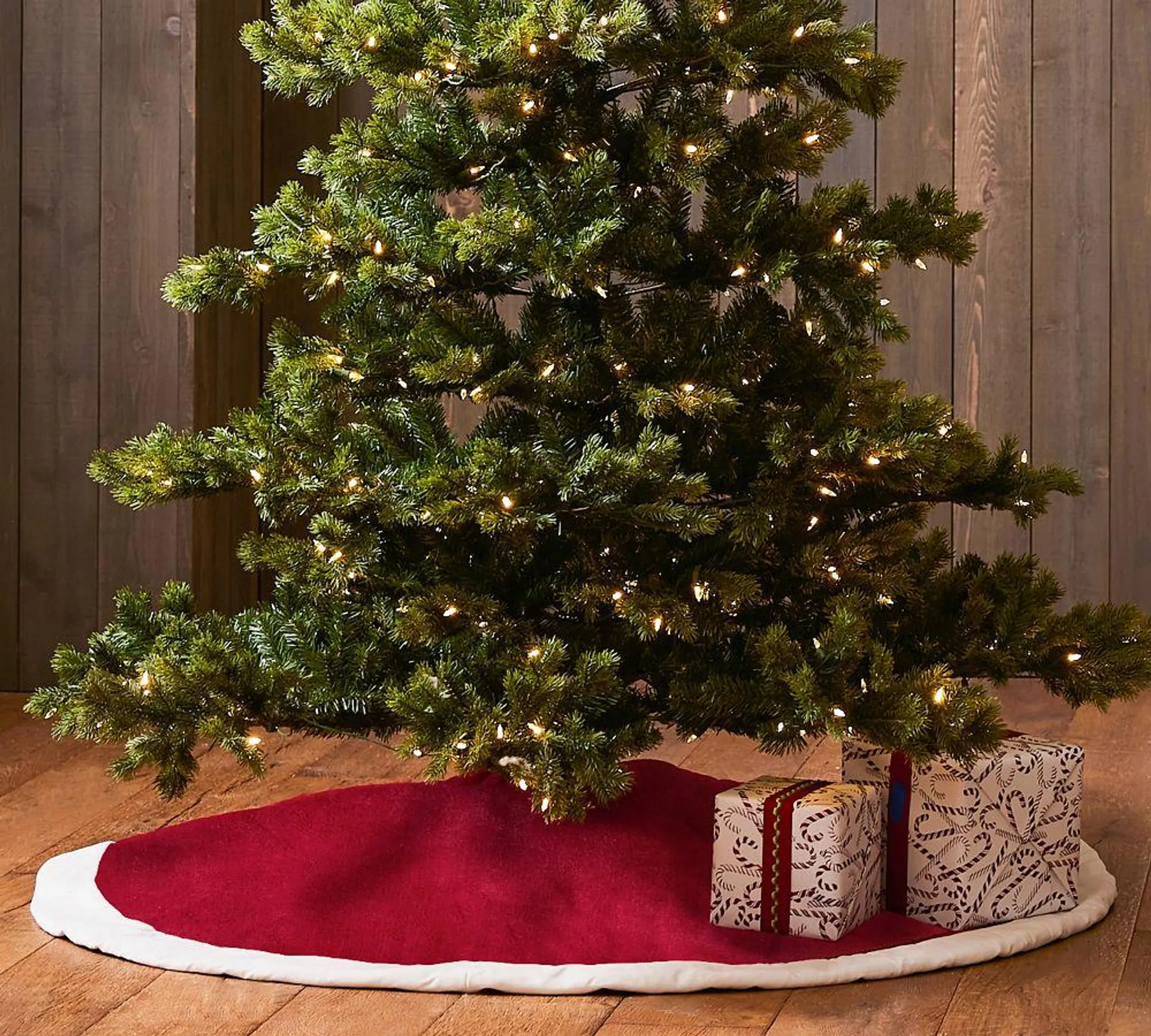 Classic Velvet Tree Skirt