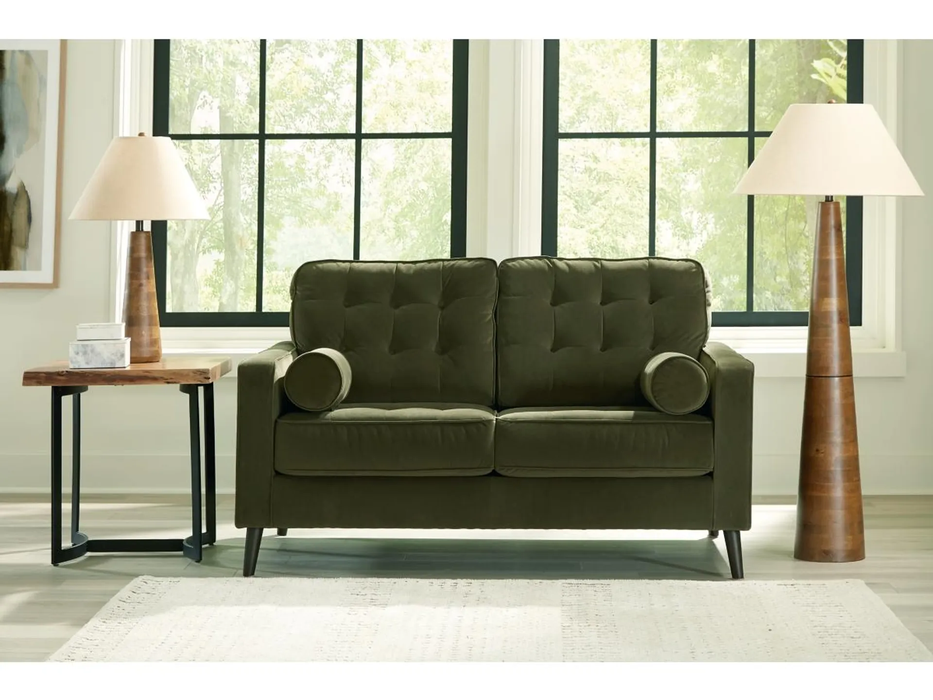 Reveon Lakes Loveseat