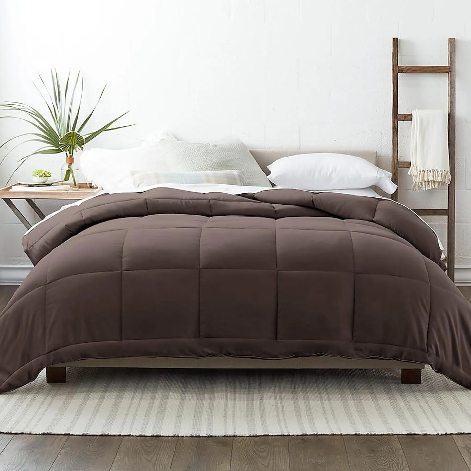 Ienjoy Home Home Chocolate Solid Full/Queen Comforter with (Down Alternative Fill)