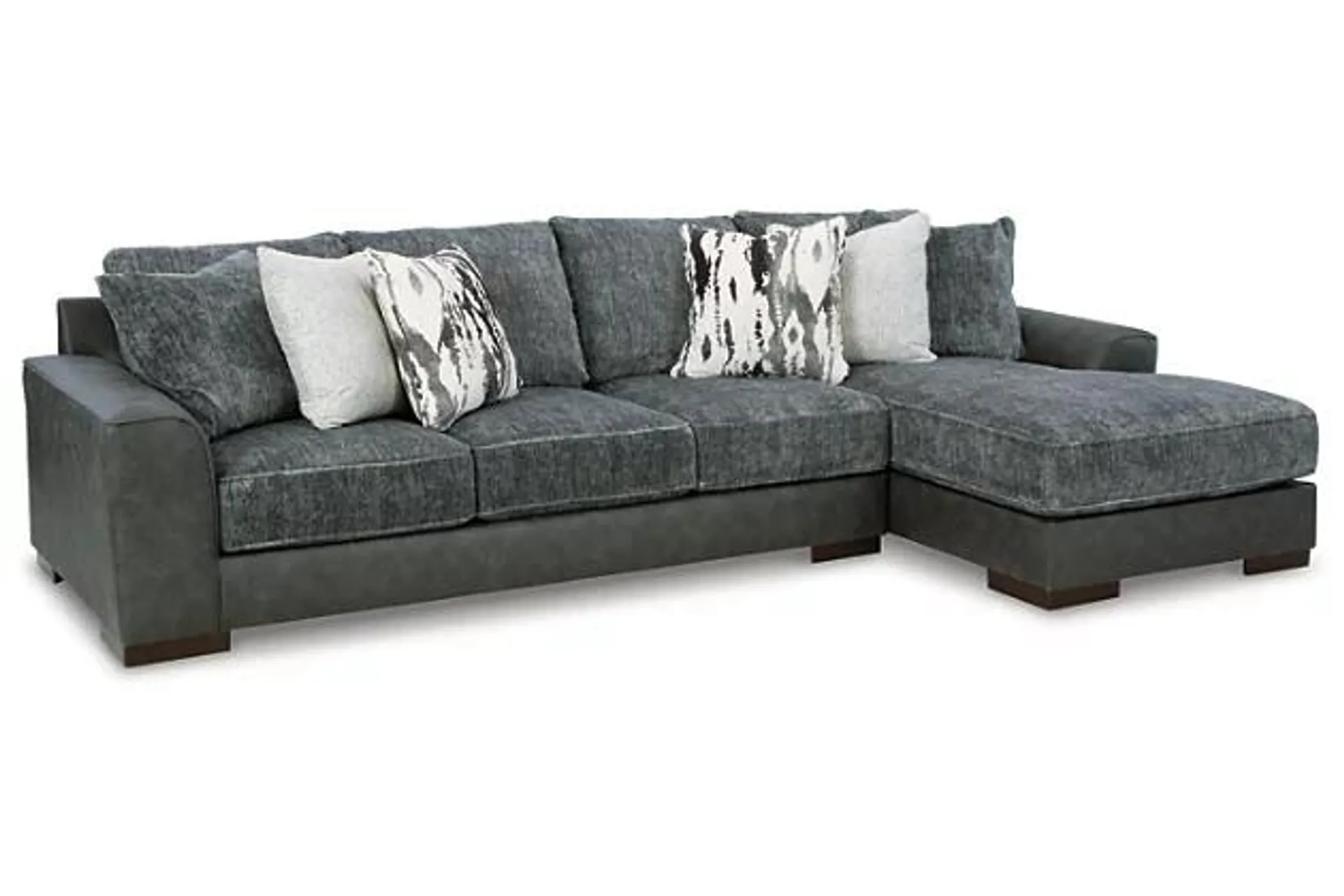 Larkstone 2-Piece Sectional with Chaise