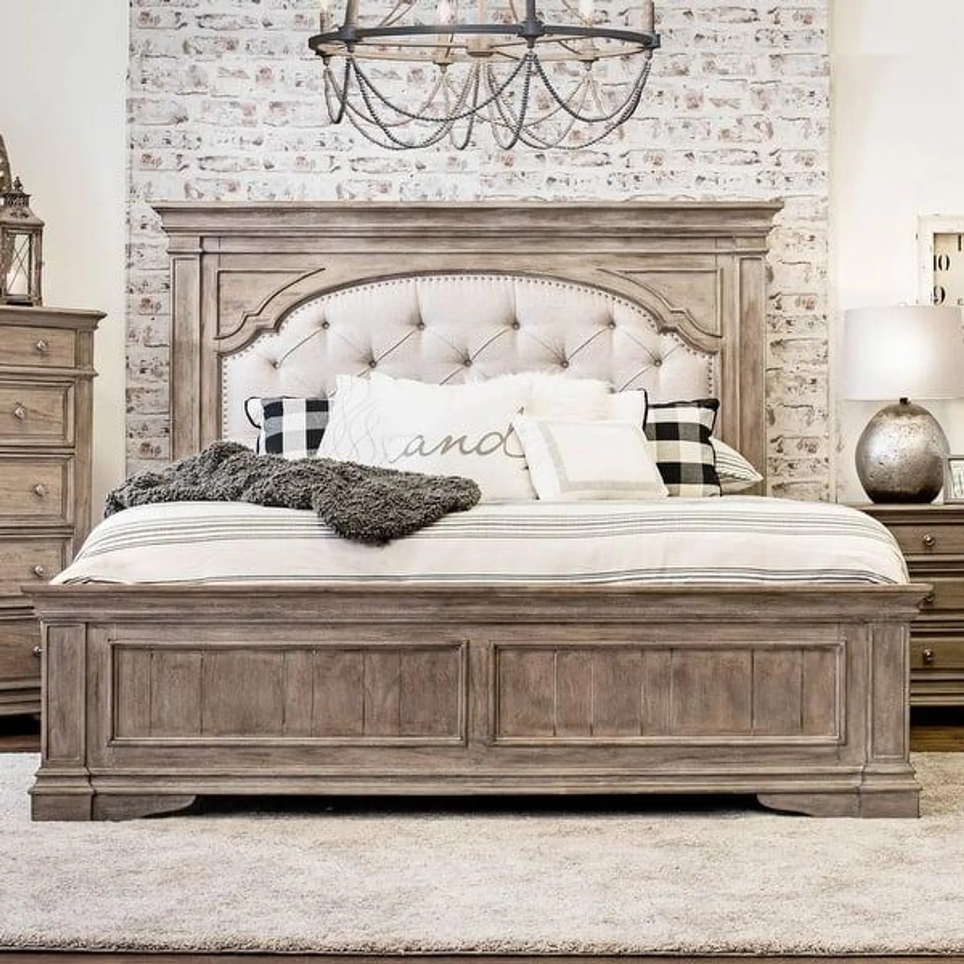 Steve Silver Havenwood Upholstered Panel Bed