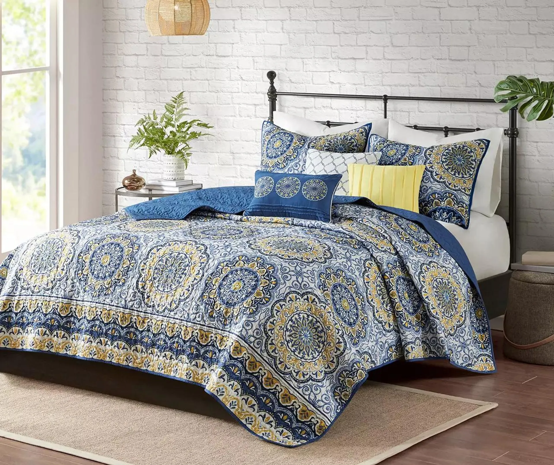 Menara Blue Full/Queen Reversible 6-Piece Coverlet Set