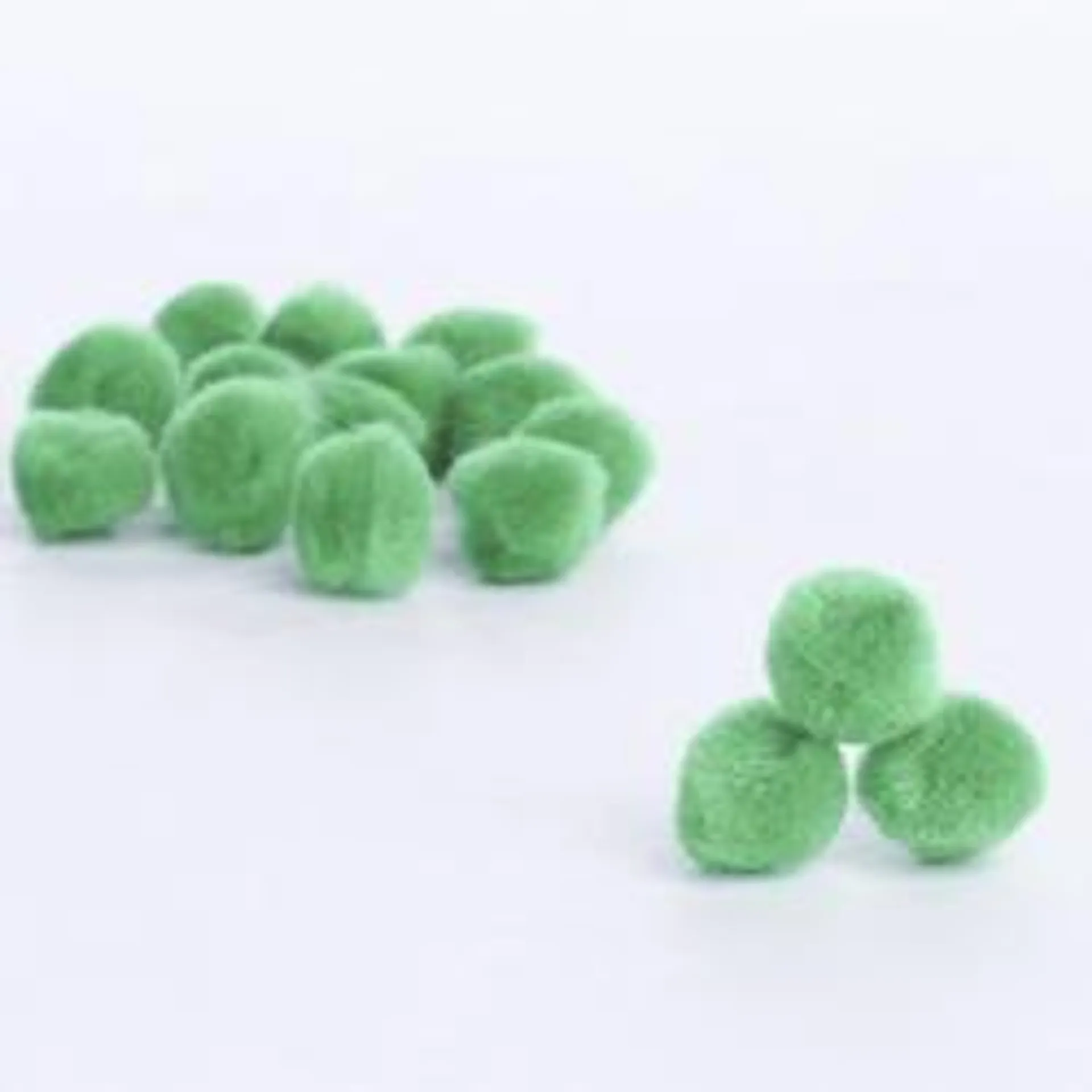 1/4" Green Craft Pom Poms (Package of 16 pieces)