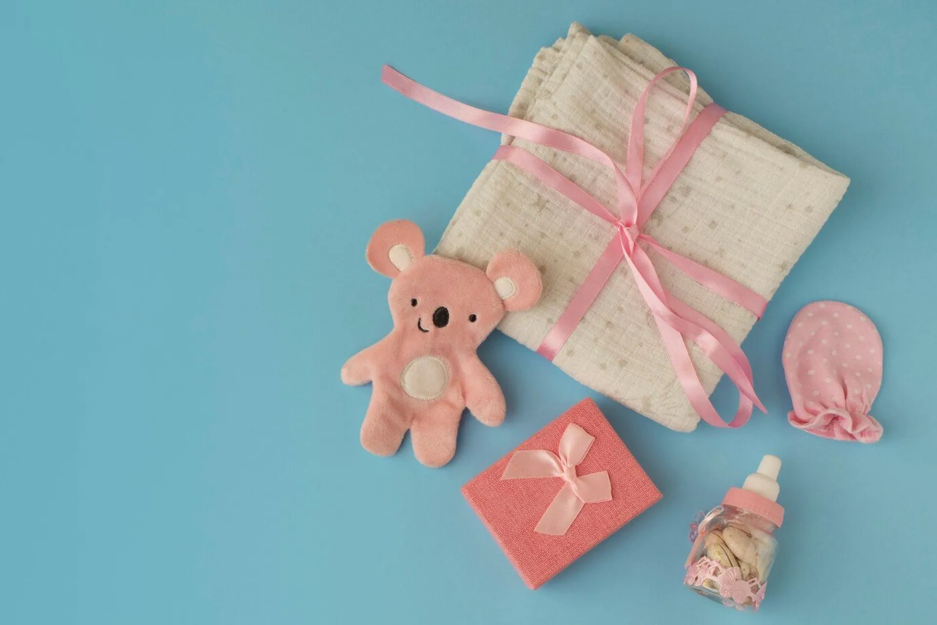 Qué elegir y cómo ahorrar al regalar ropa para bebés recién nacidos