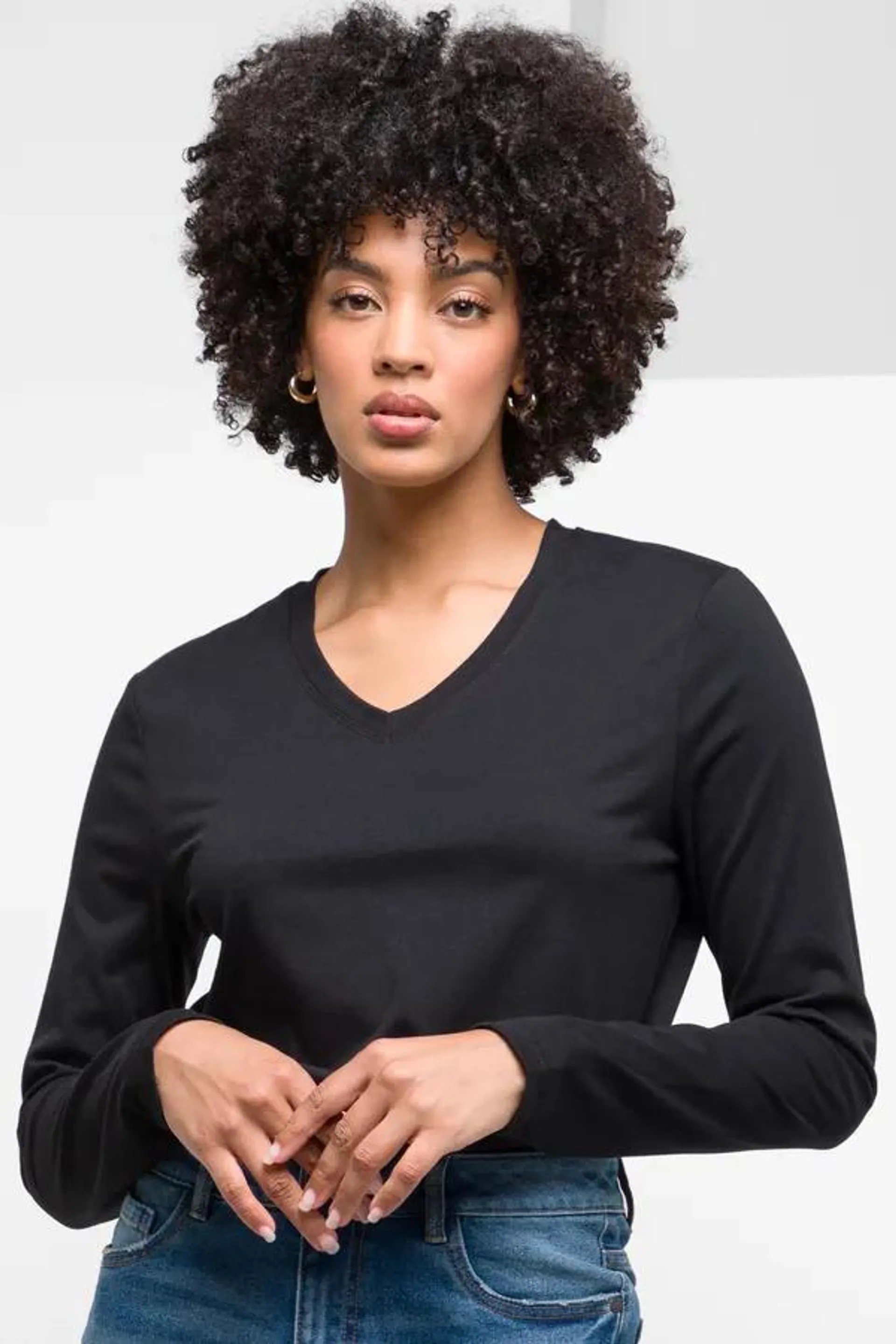 Long sleeve v-neck t-shirt black