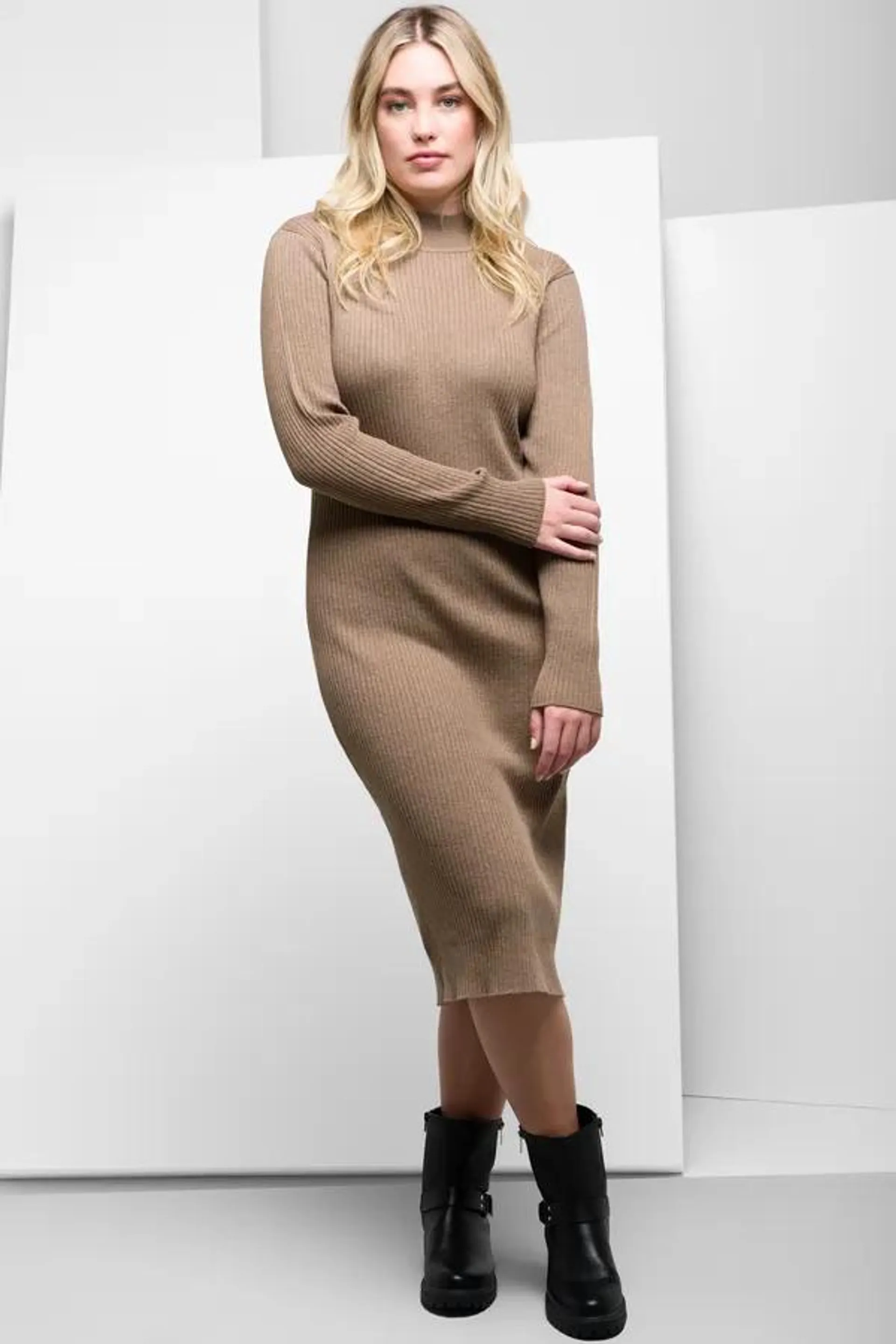 Rib mock neck bodycon dress natural