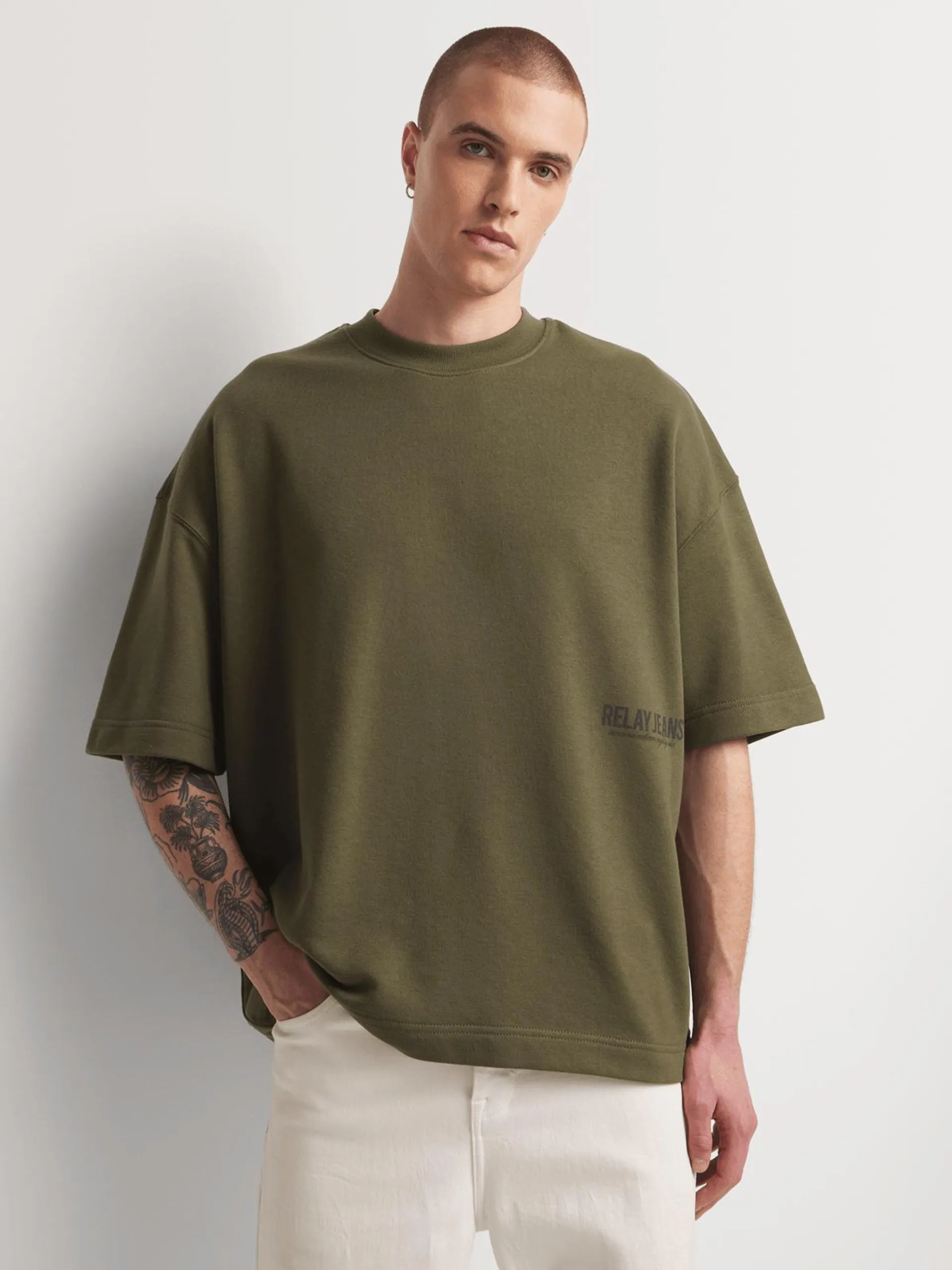 Relay Jeans Men's Cropped Boxy Fleece Graphic T-Shirt